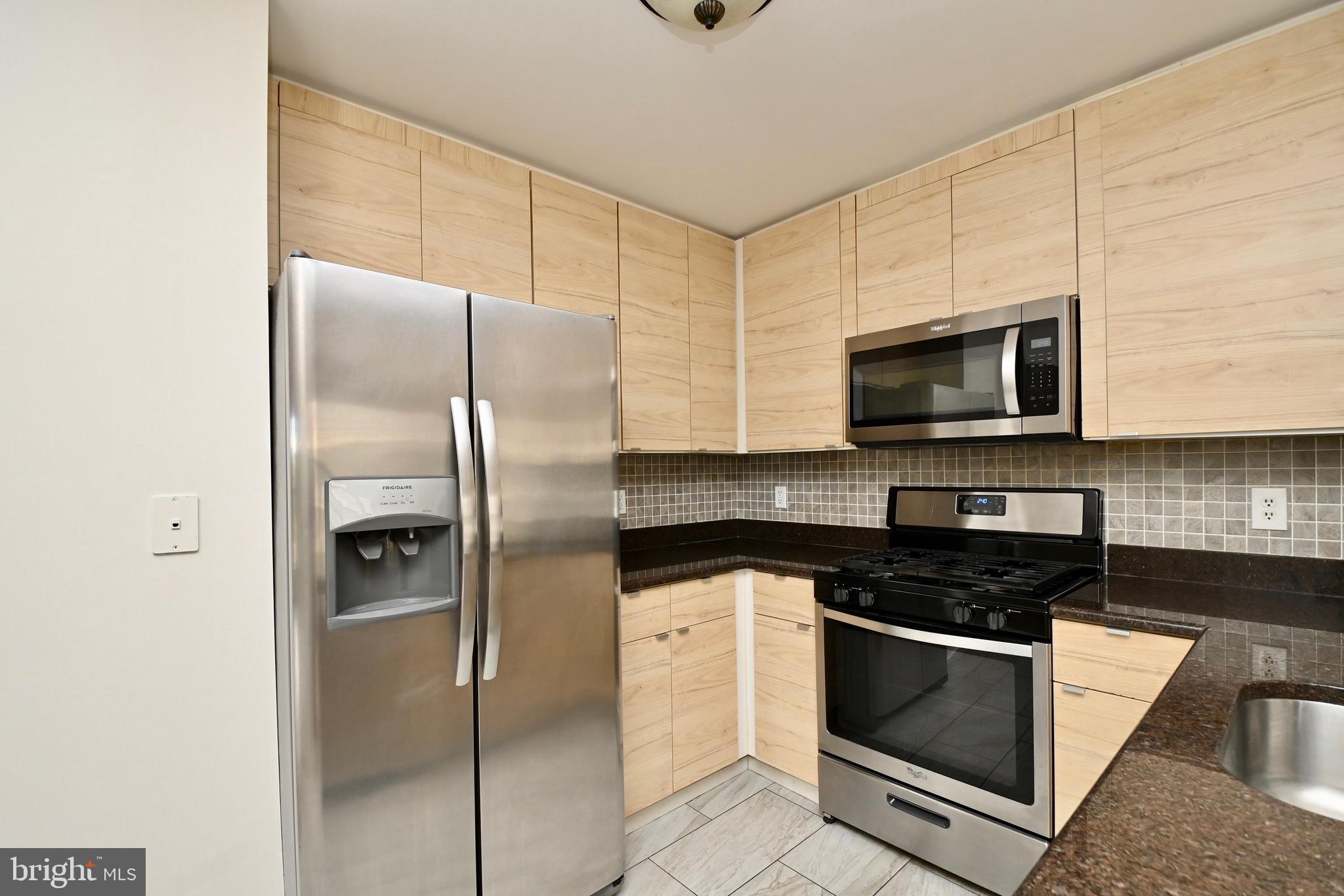 SAVOY PARK CONDOMINIUMS - Residential