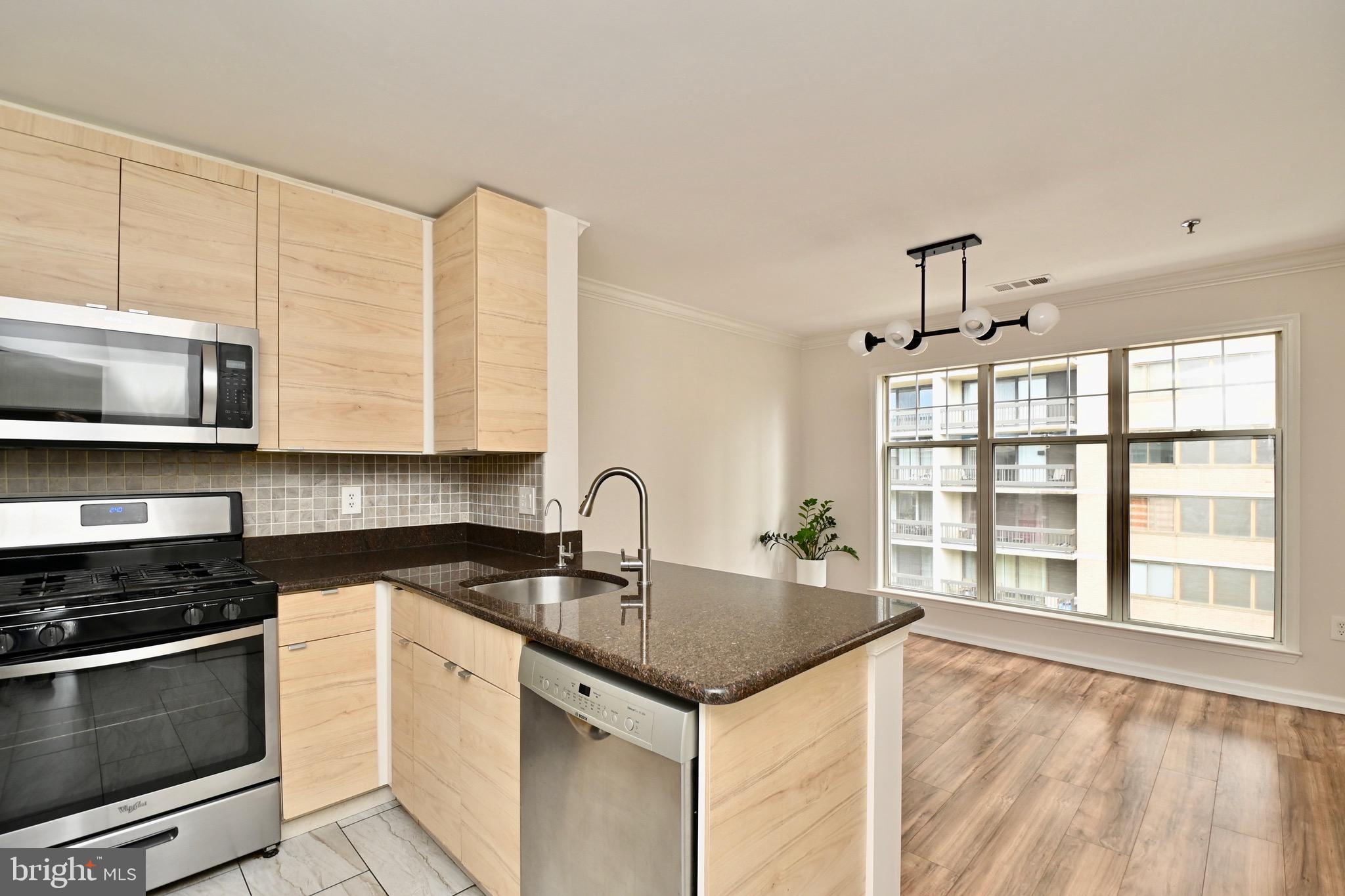 SAVOY PARK CONDOMINIUMS - Residential