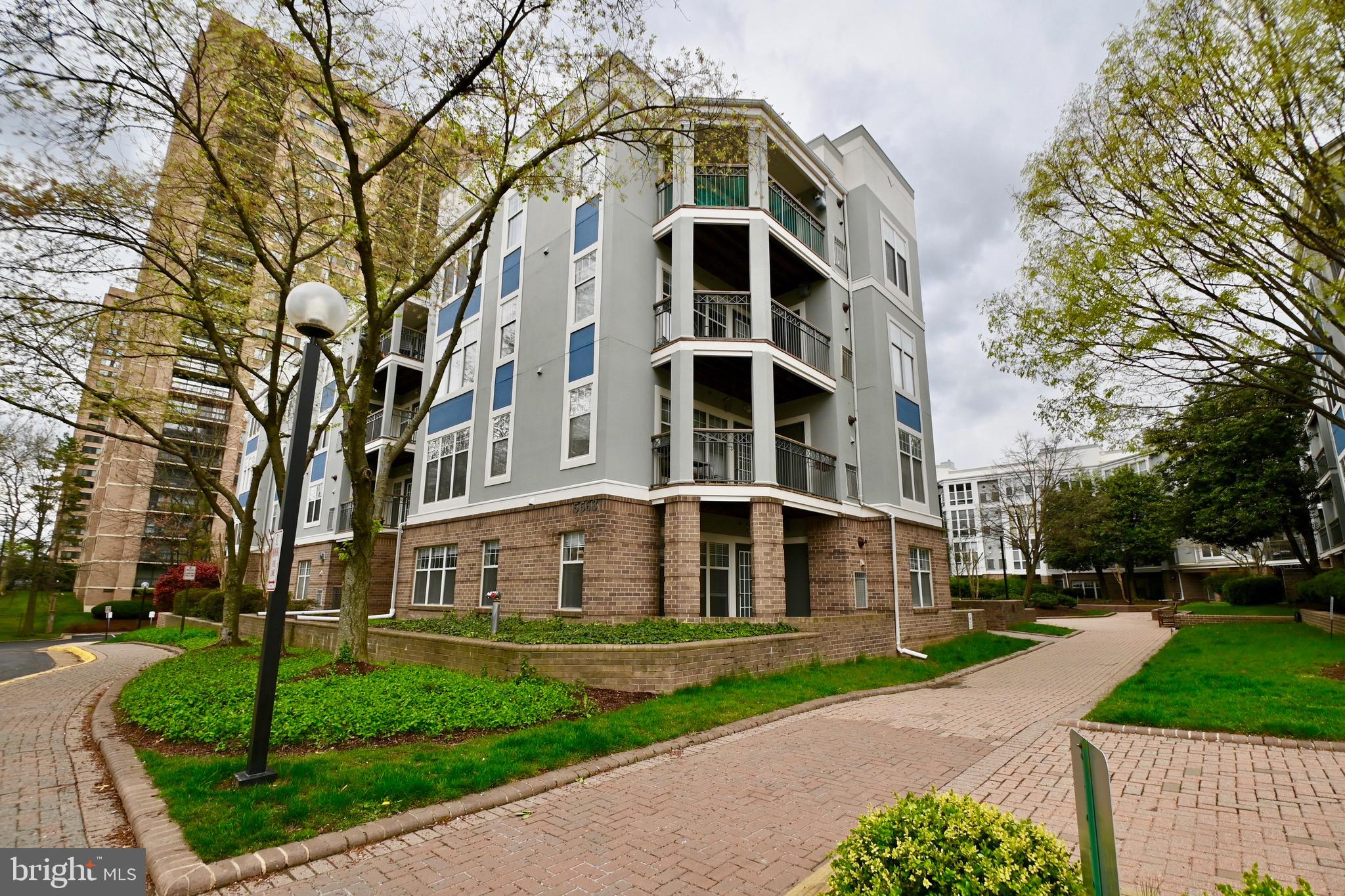 SAVOY PARK CONDOMINIUMS - Residential