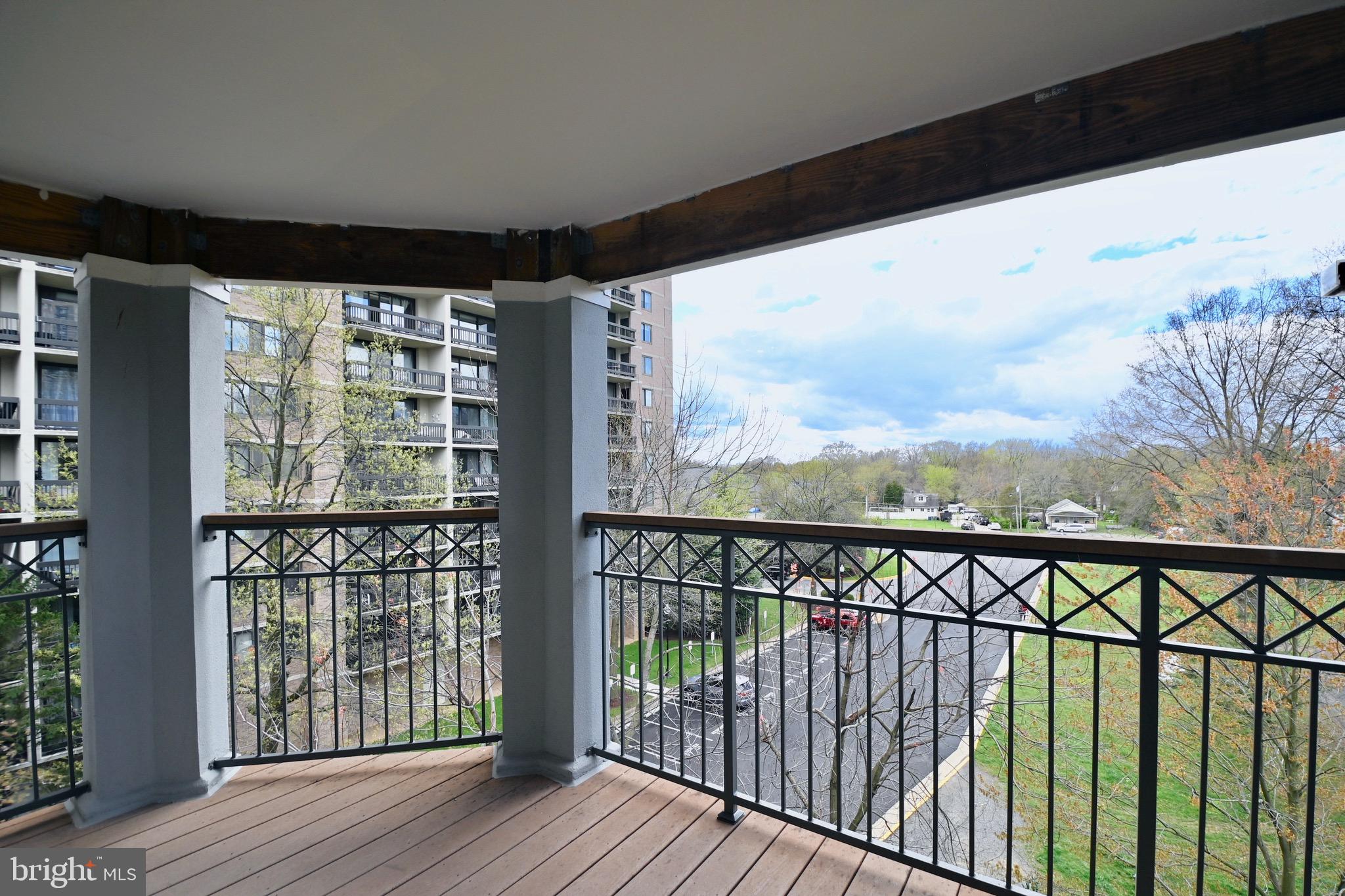 SAVOY PARK CONDOMINIUMS - Residential