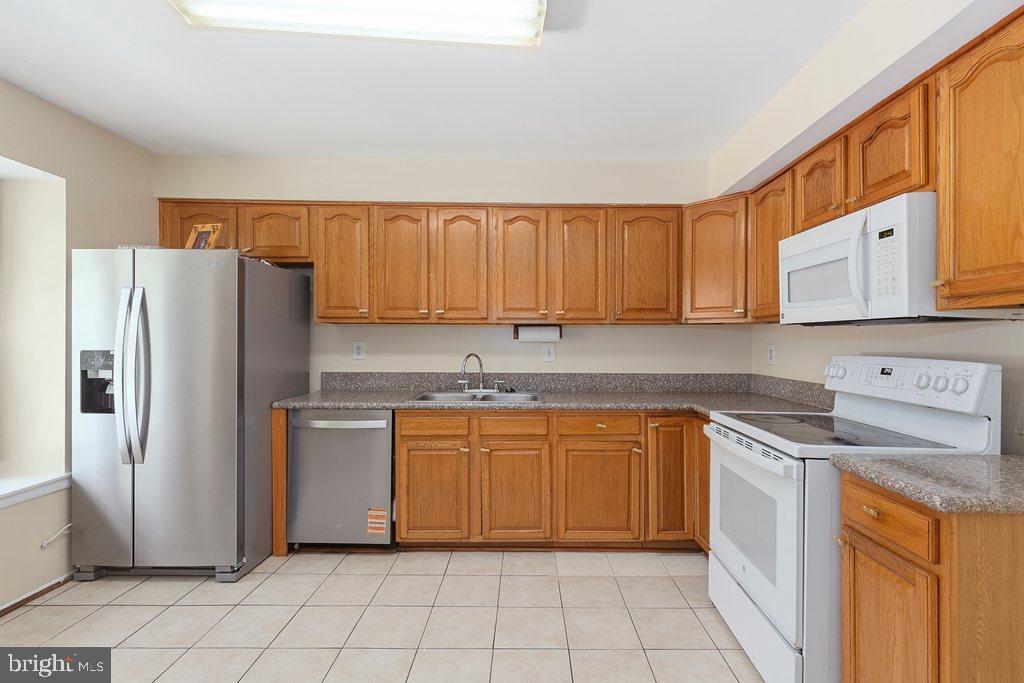 VILLAGE OF HICKORY RIDGE - Residential