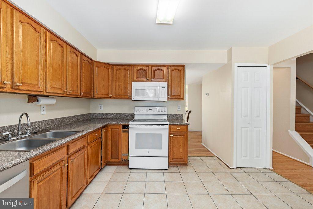 VILLAGE OF HICKORY RIDGE - Residential