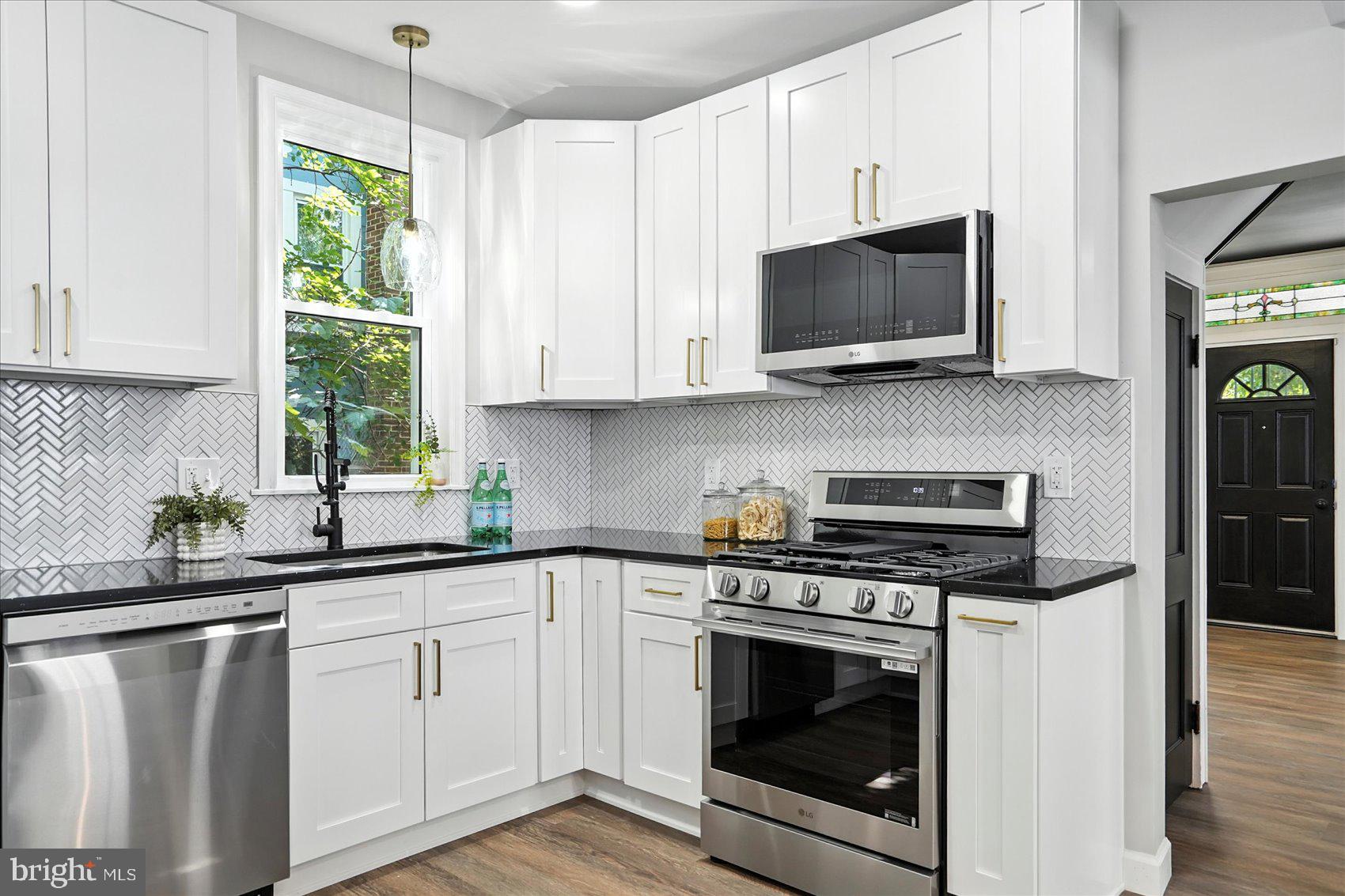 KENILWORTH PARK - Residential