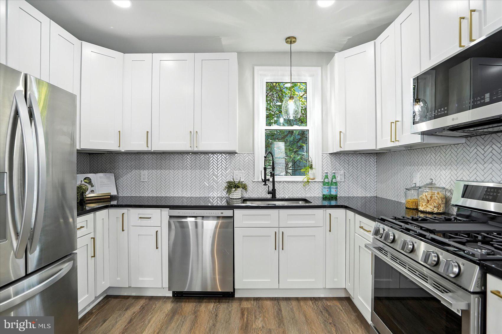 KENILWORTH PARK - Residential