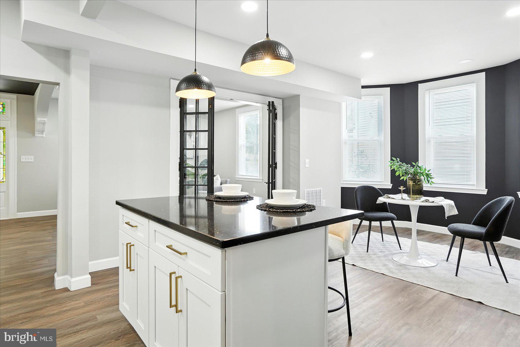 KENILWORTH PARK - Residential