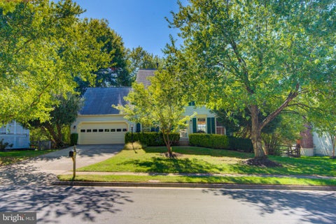 Photo of 5305 Cat Tail Court, CENTREVILLE, VA 20120 (MLS # VAFX2347462)