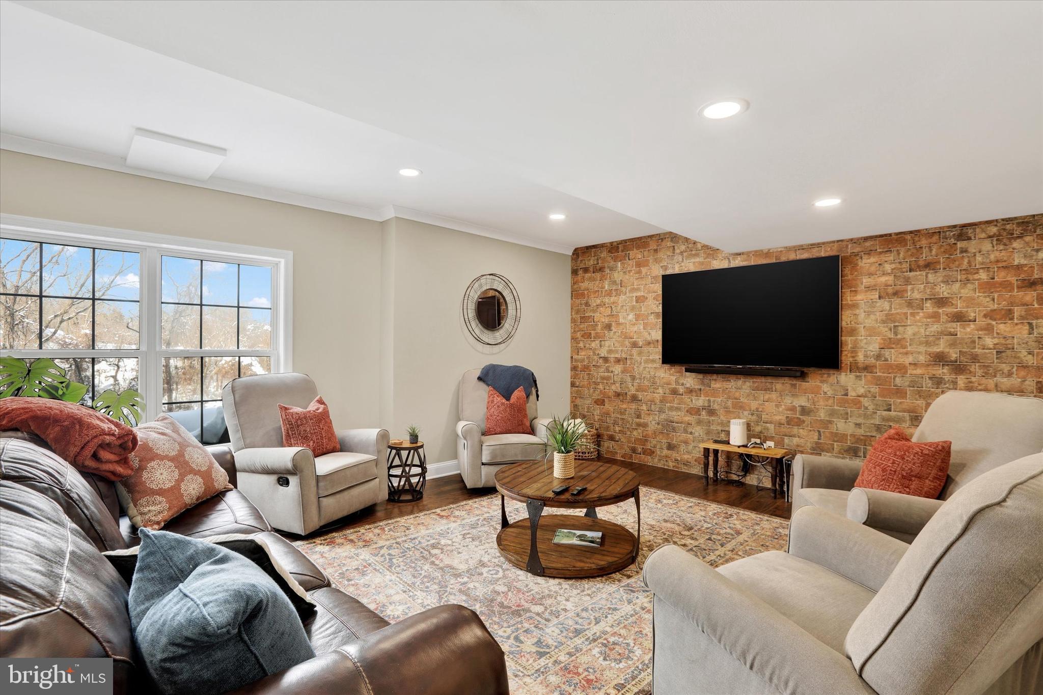 CLEARVIEW ESTS - Residential