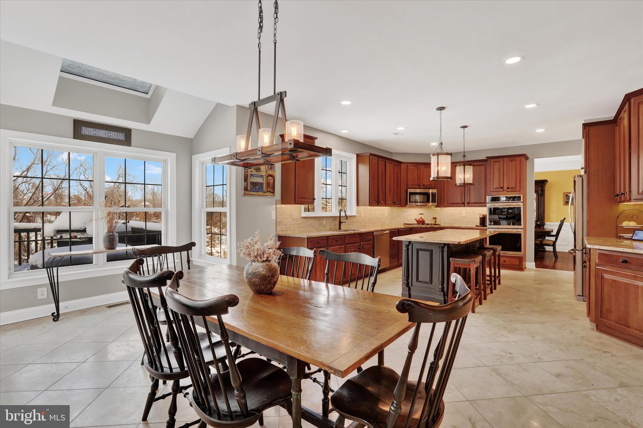 CLEARVIEW ESTS - Residential