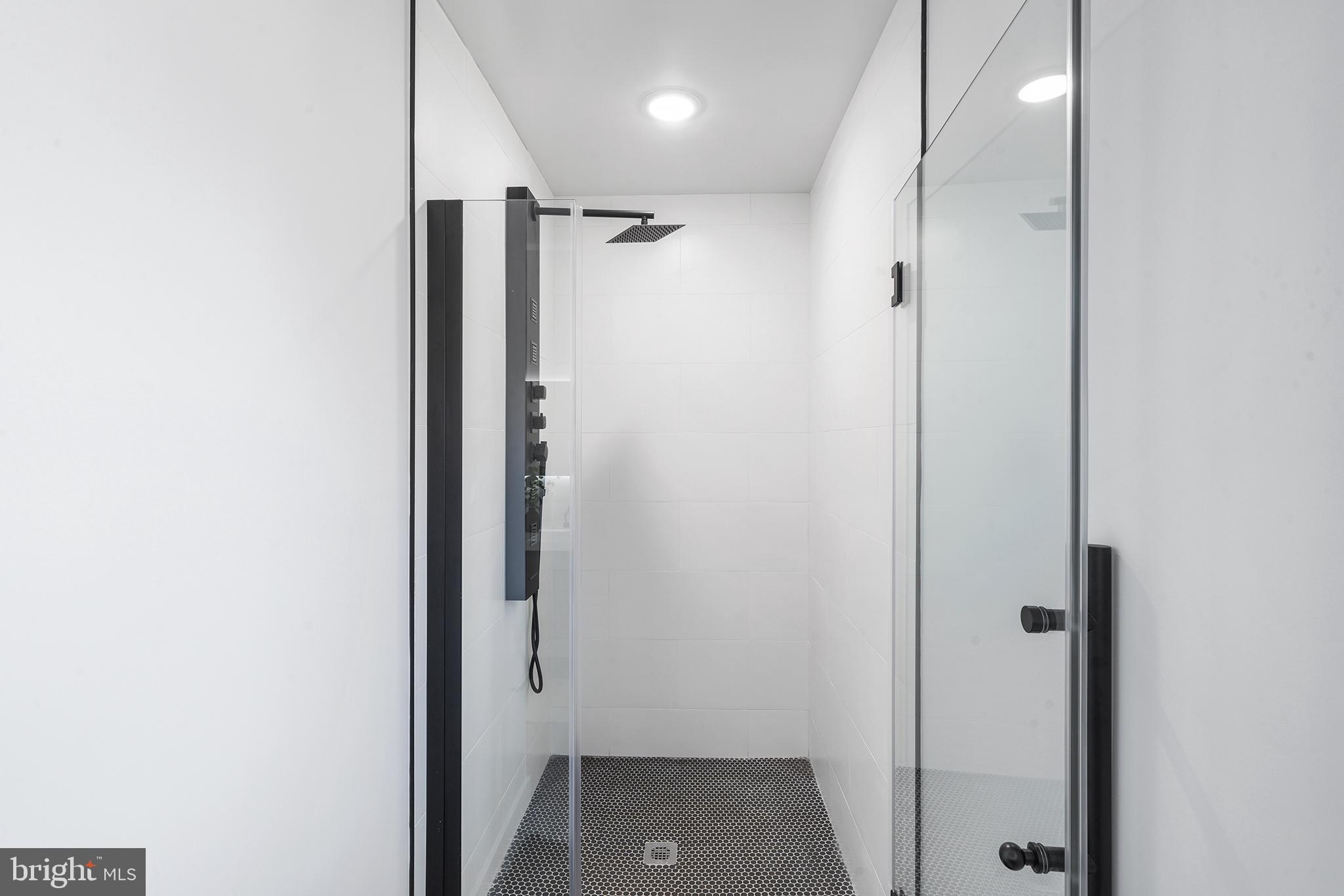 OLDE KENSINGTON - Residential Lease