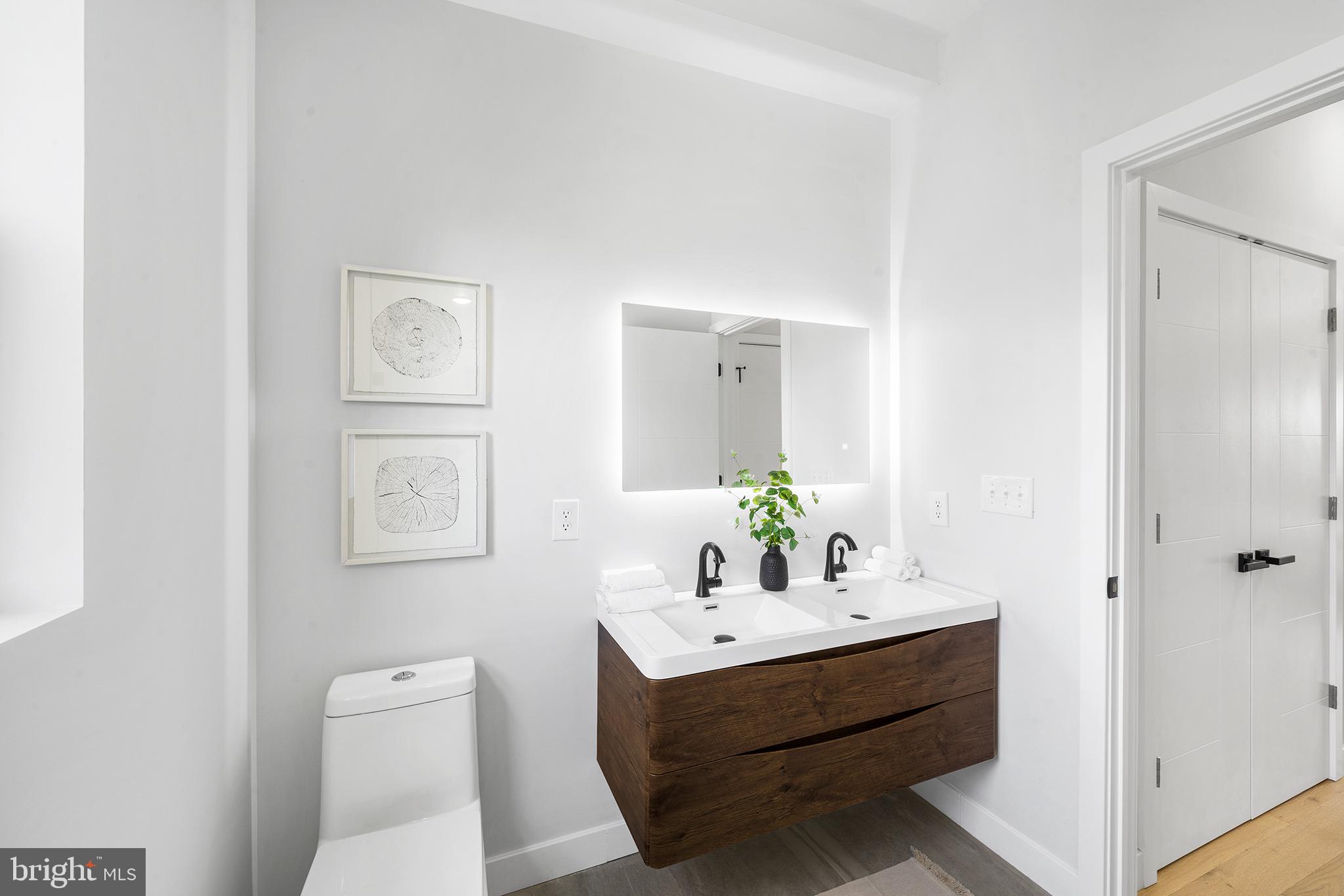 OLDE KENSINGTON - Residential Lease