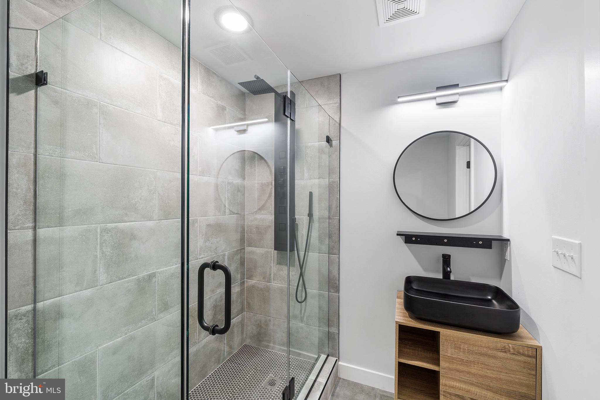 OLDE KENSINGTON - Residential Lease