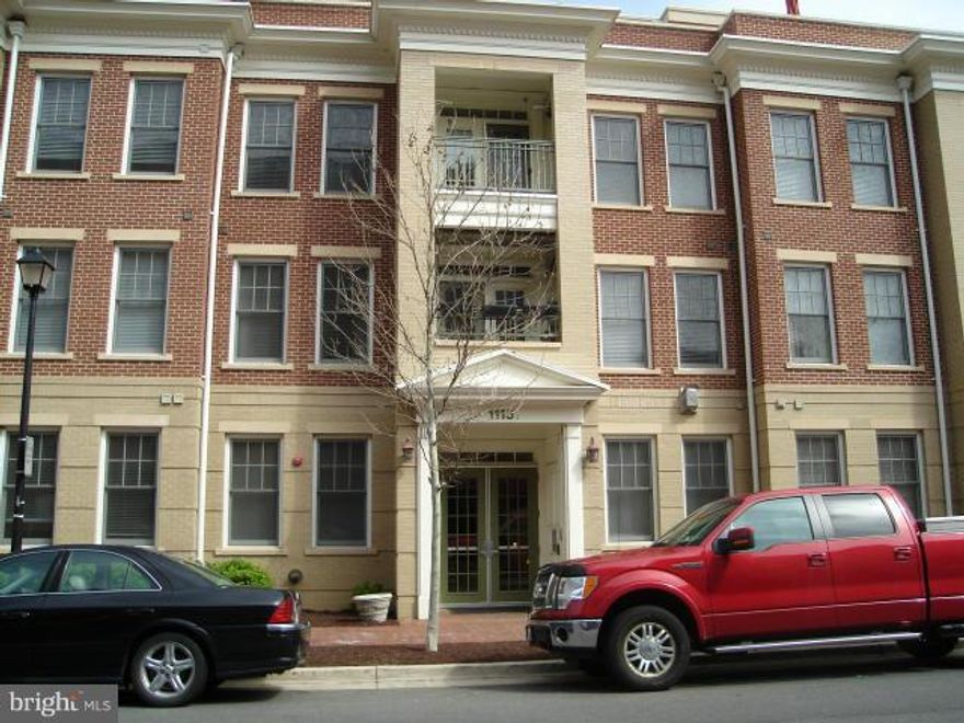 2BR 2BA condo convenient to Airport, Pentagon, DC & all the shops & restaurants in Old Town. Less than 1/2 mi to Braddock Rd Metro. Open floor plan w/split bedrooms. Kitchen has granite, 42" maple cabinets, stainless steel & gas cooking. Large MBA.. Wood floors. 2 walk-ins. W/D in unit. One garage space. Roof-top deck. Balcony. No smoking. No pets. Most photos of previous occupant's furnishings.