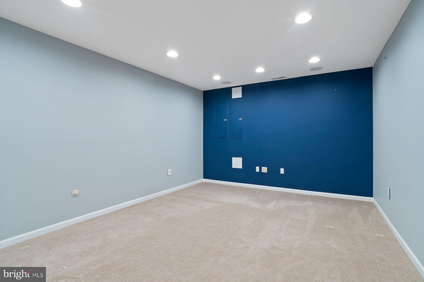 WOODRIDGE - Residential