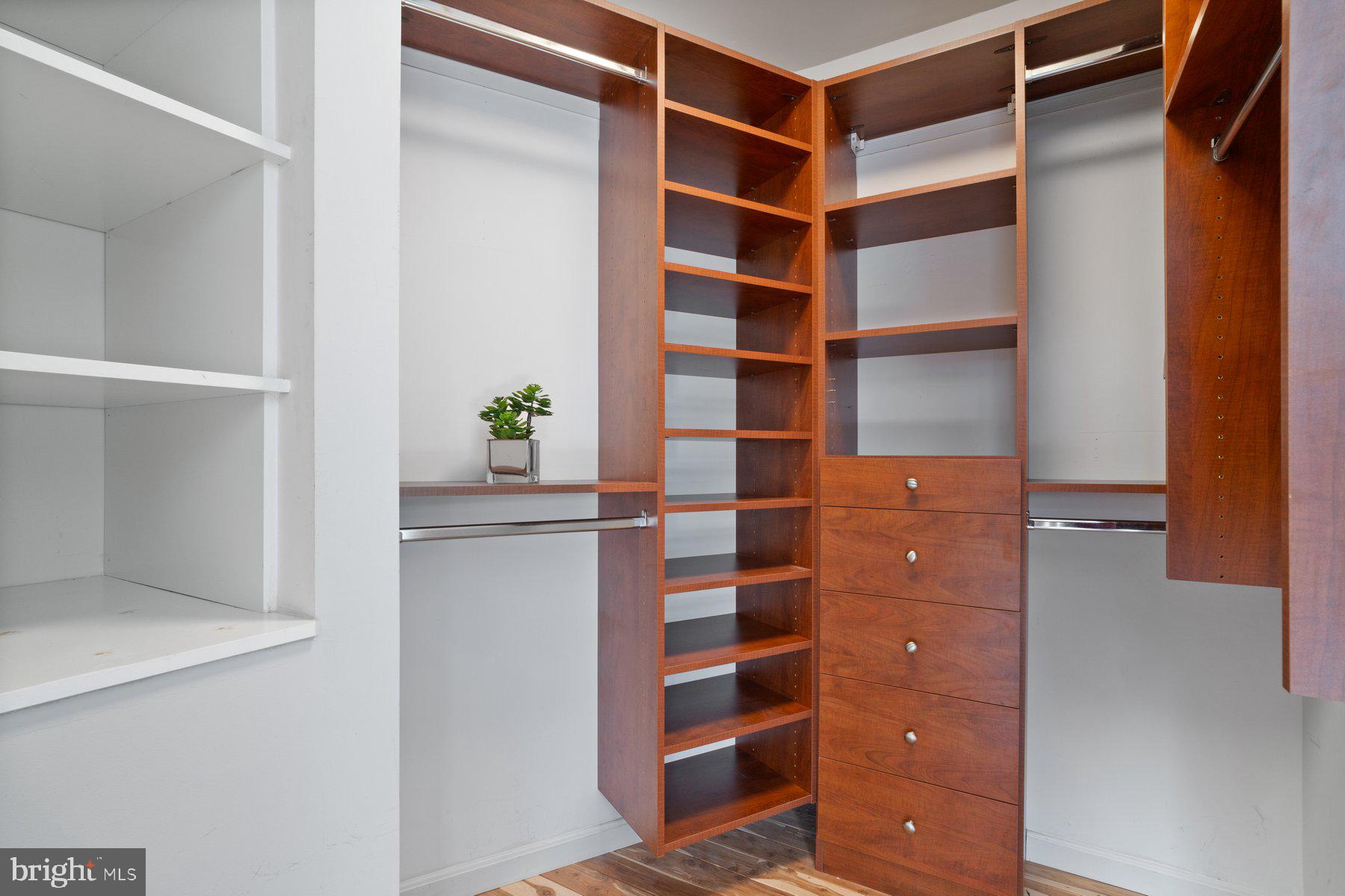 WOODRIDGE - Residential