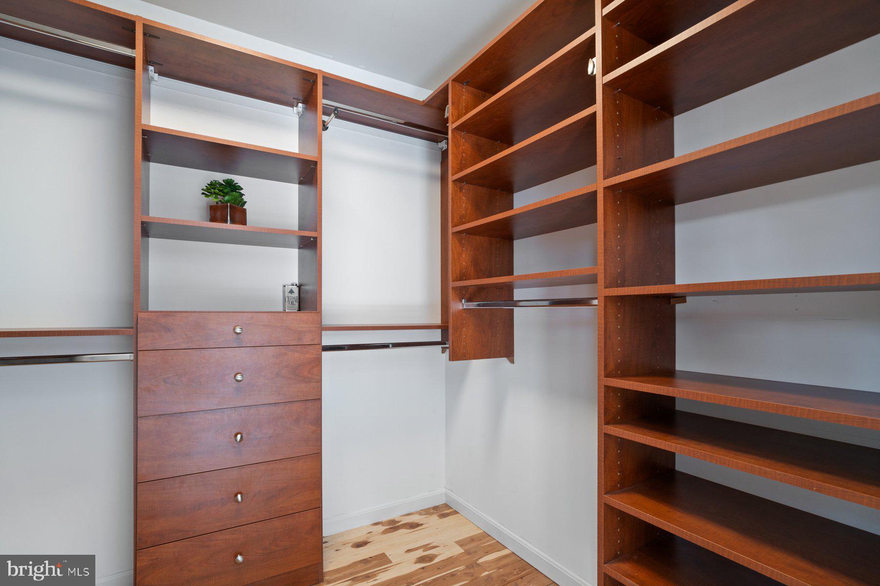 WOODRIDGE - Residential