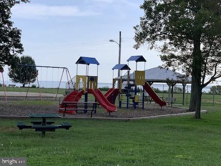 FRANKLIN MANOR BEACH - Residential Lease