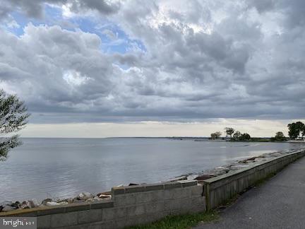 FRANKLIN MANOR BEACH - Residential Lease