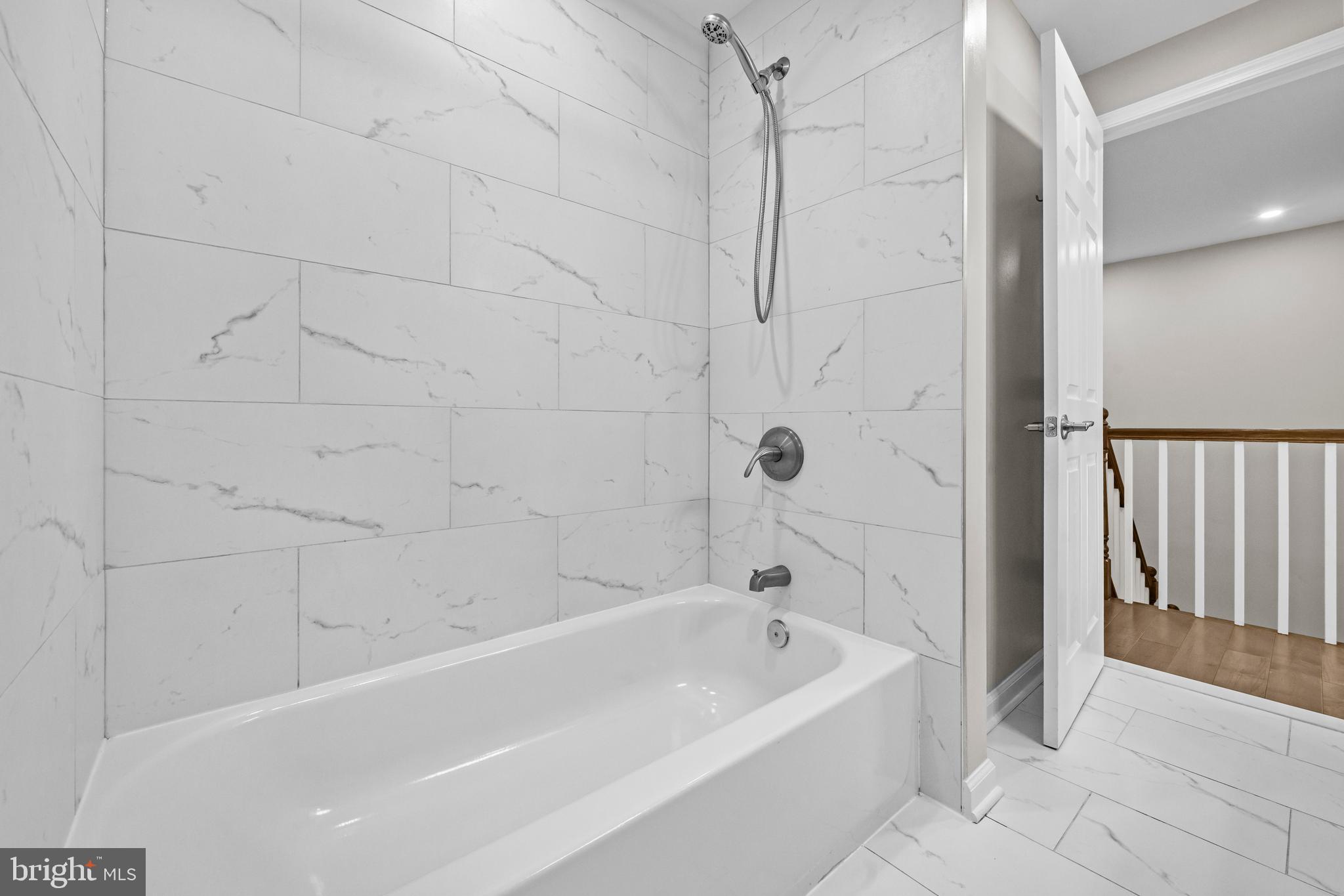 COURTS OF TYSONS - Residential