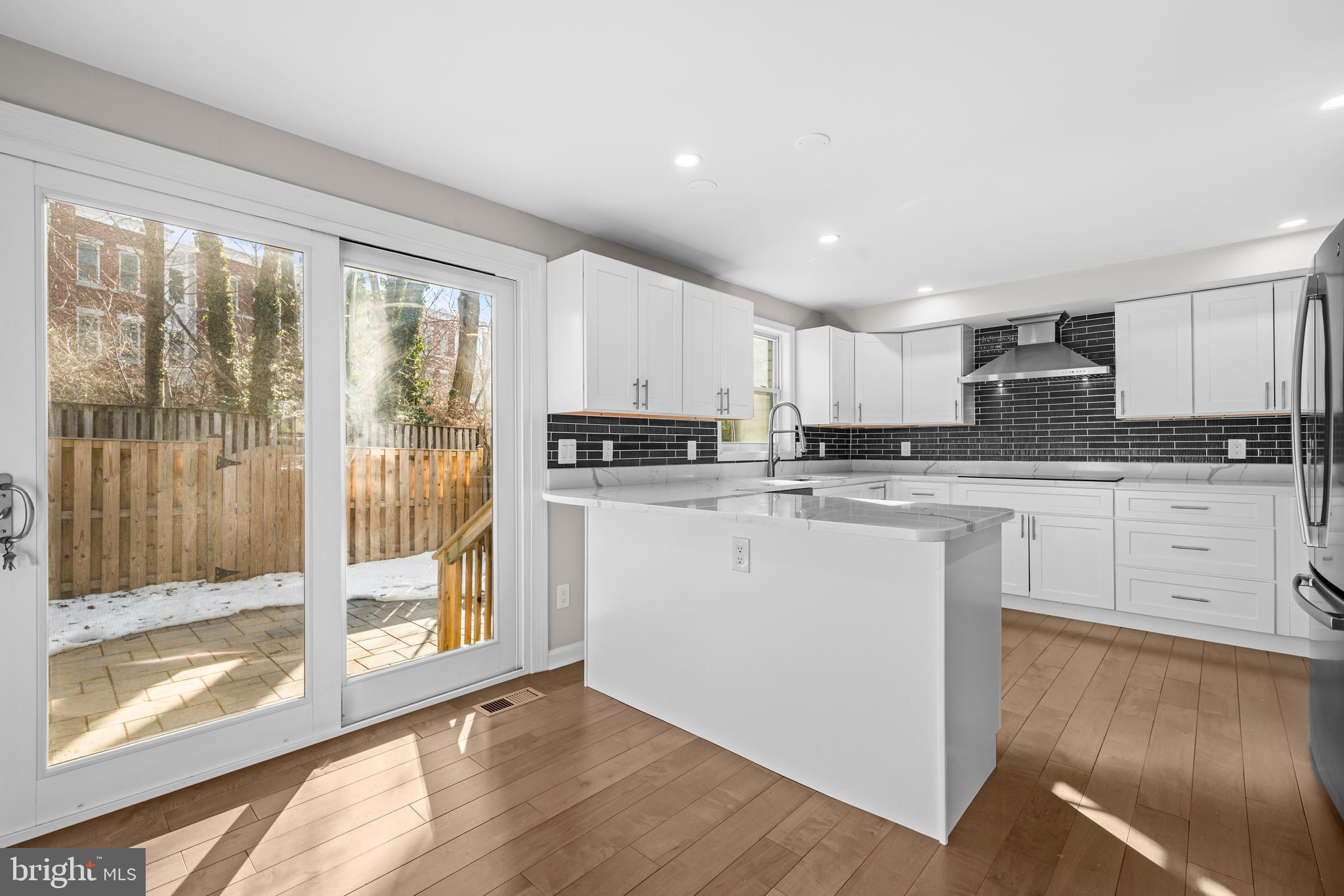 COURTS OF TYSONS - Residential