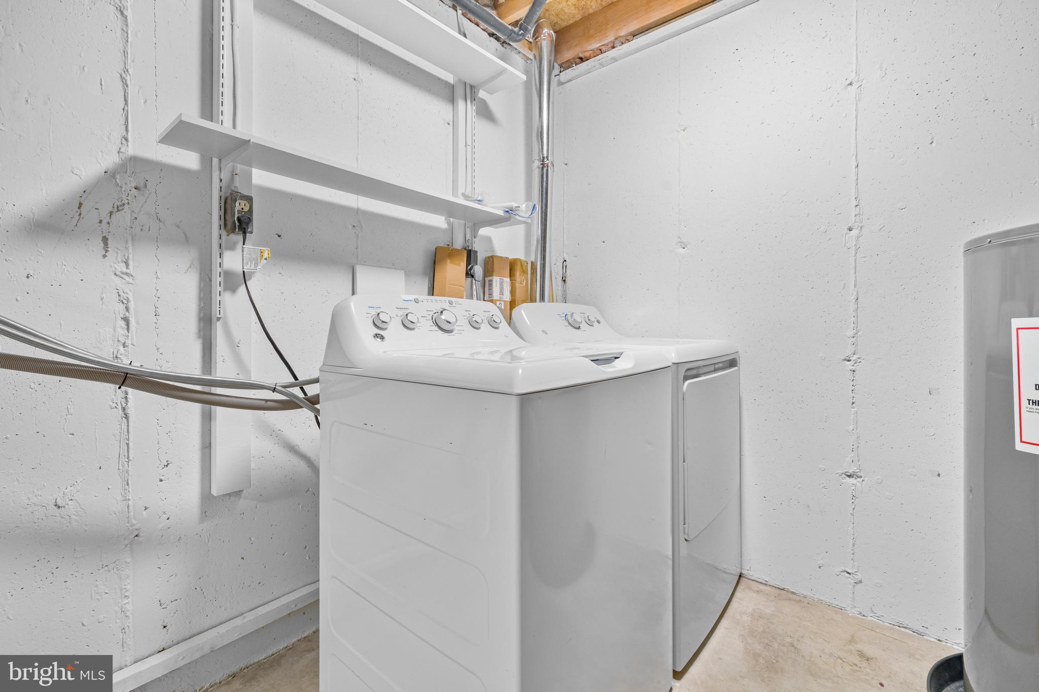 COURTS OF TYSONS - Residential