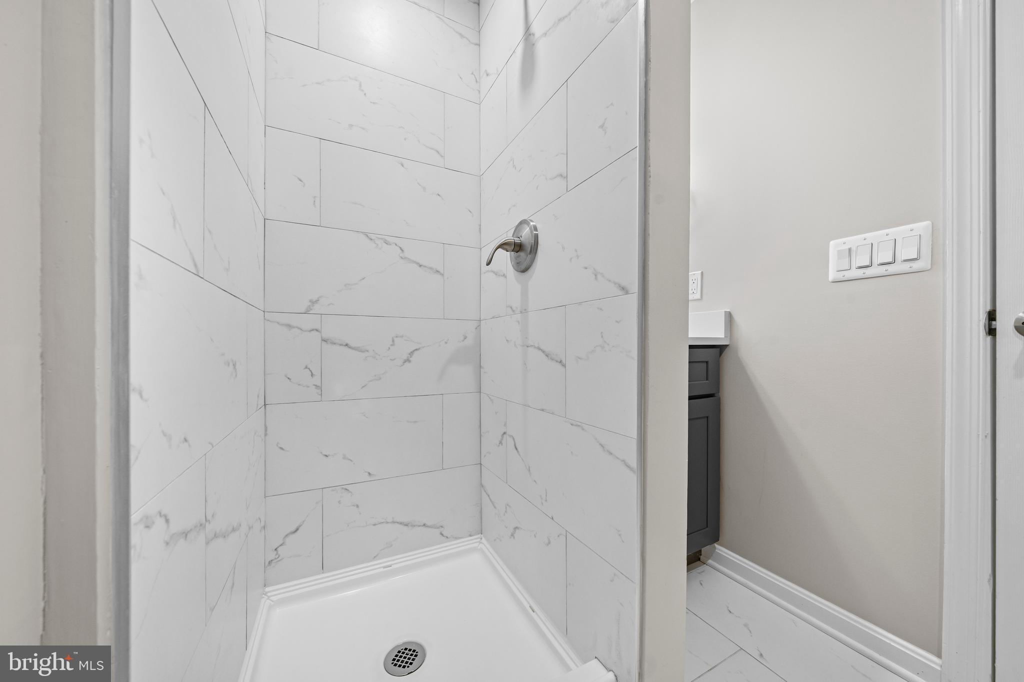 COURTS OF TYSONS - Residential