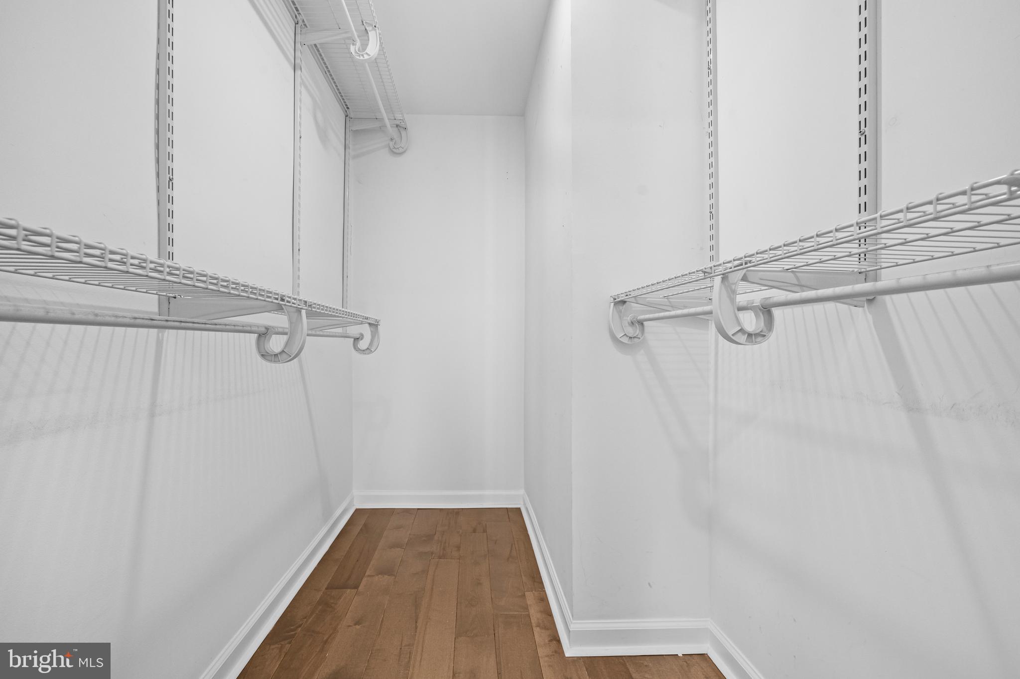 COURTS OF TYSONS - Residential