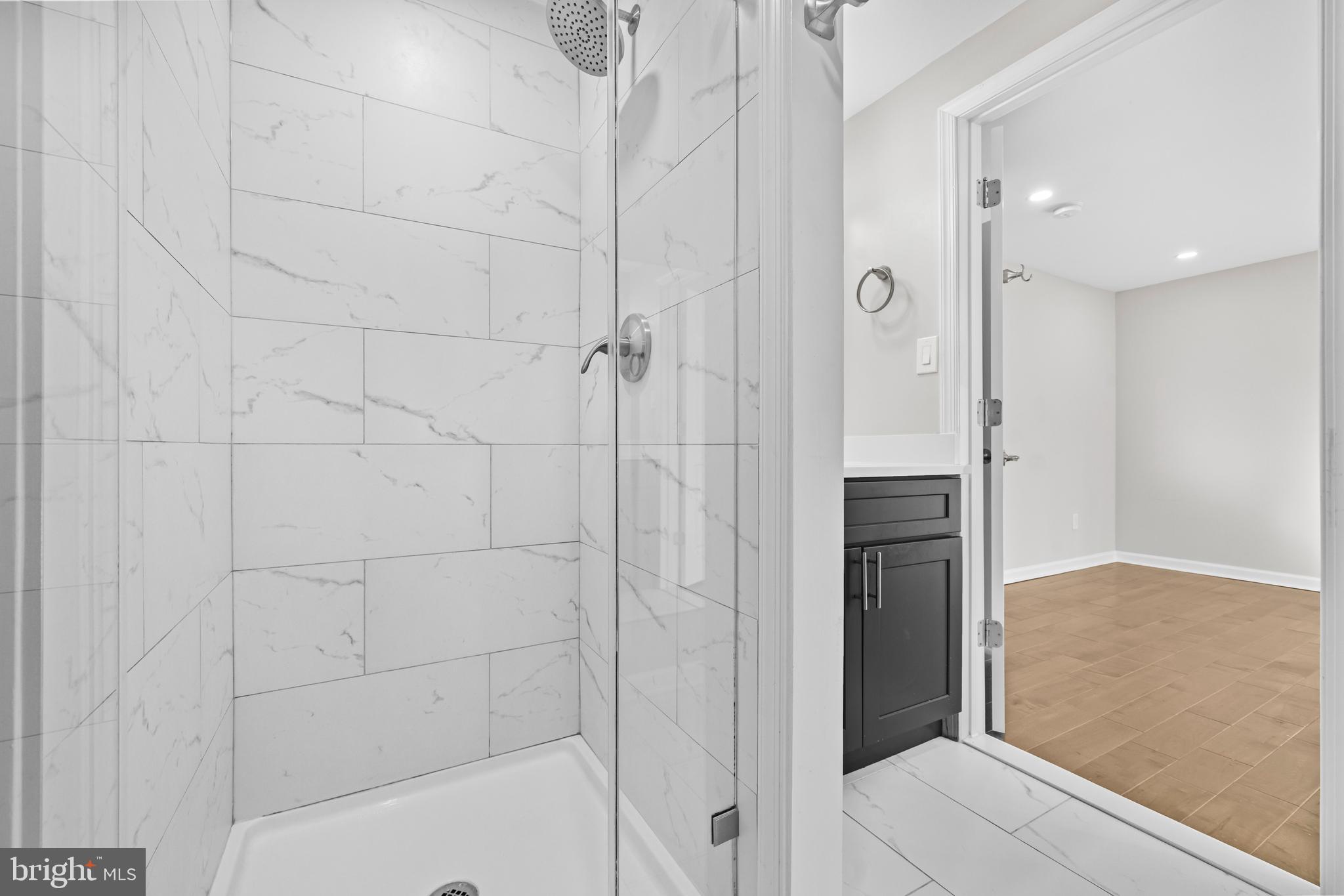 COURTS OF TYSONS - Residential