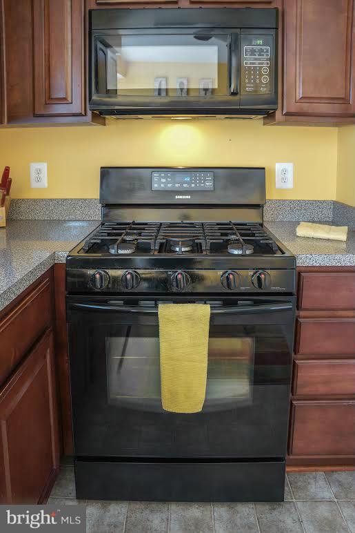 WAYSIDE VILLAGE - Residential