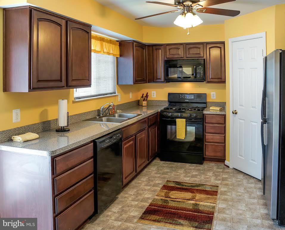 WAYSIDE VILLAGE - Residential