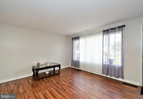 208 SUFFOLK ROAD FAIRLESS HILLS PA 19030