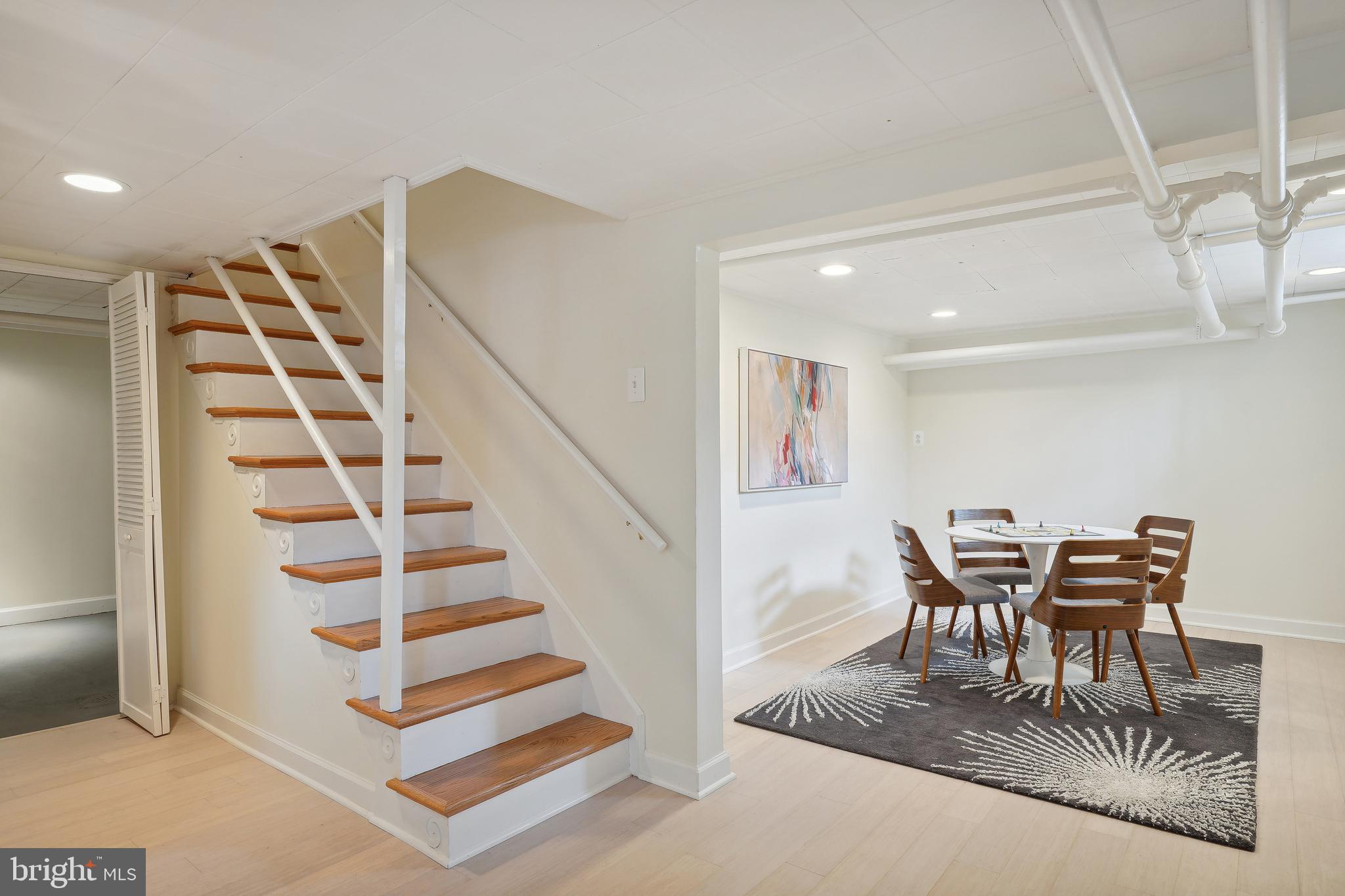 CHEVY CHASE VILLAGE - Residential