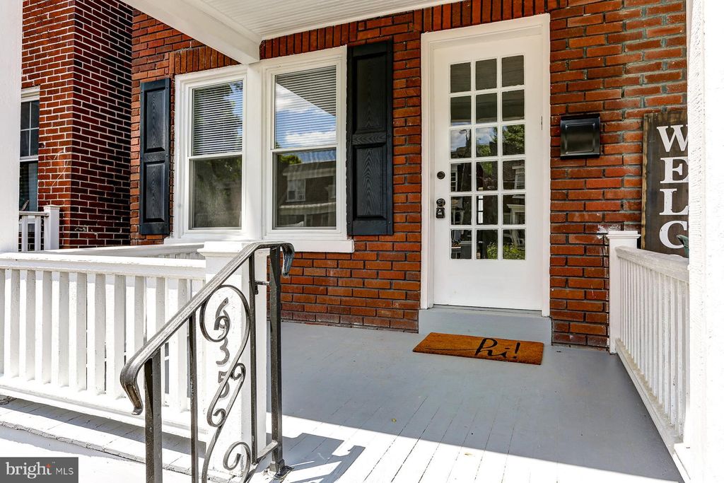 Photo of 635 Lehigh Avenue, Lancaster, PA 17602 (MLS # PALA2051862)