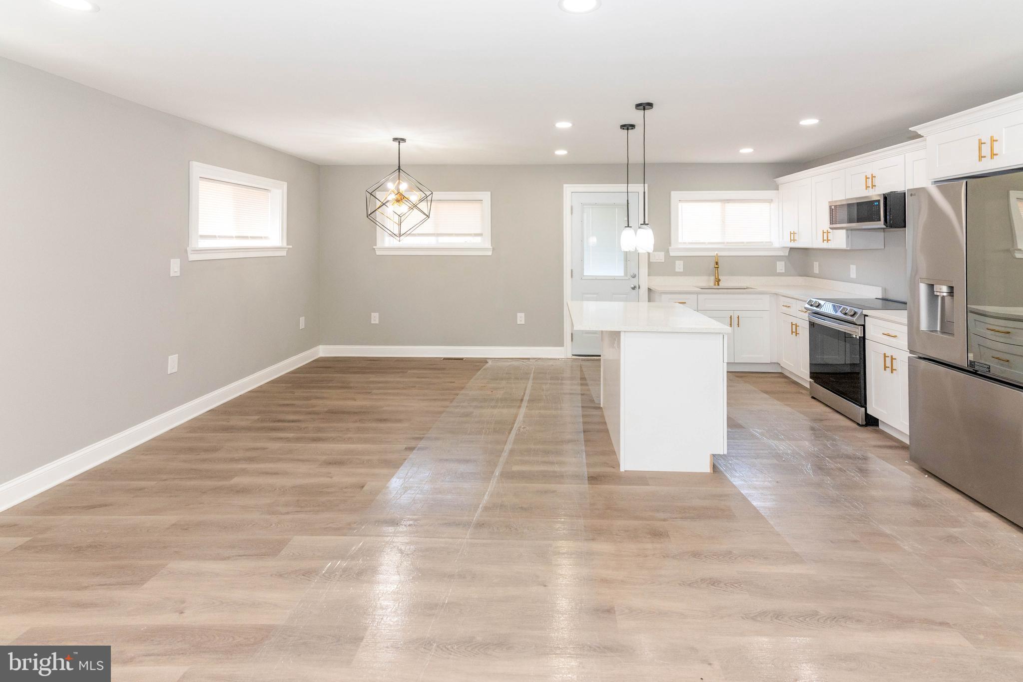 TWIN RIVER BEACH - Residential