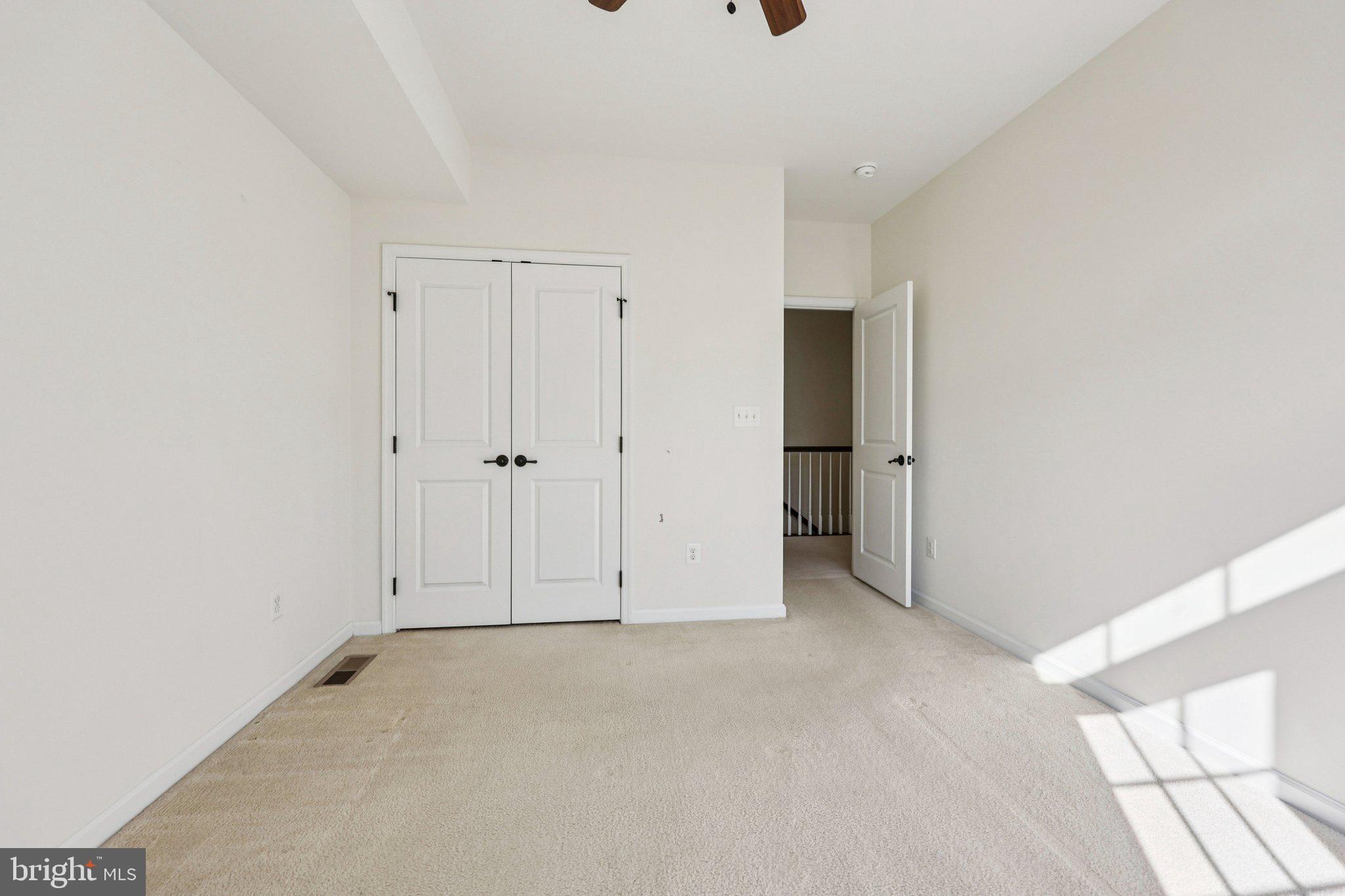 VIRGINIA MANOR - Residential