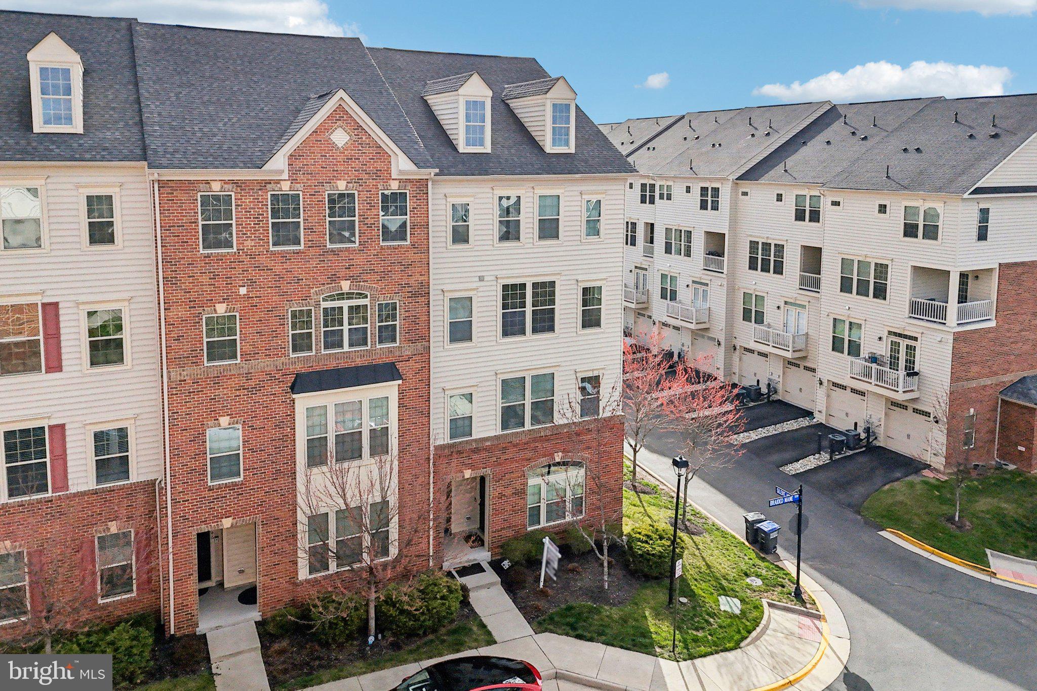 VIRGINIA MANOR - Residential