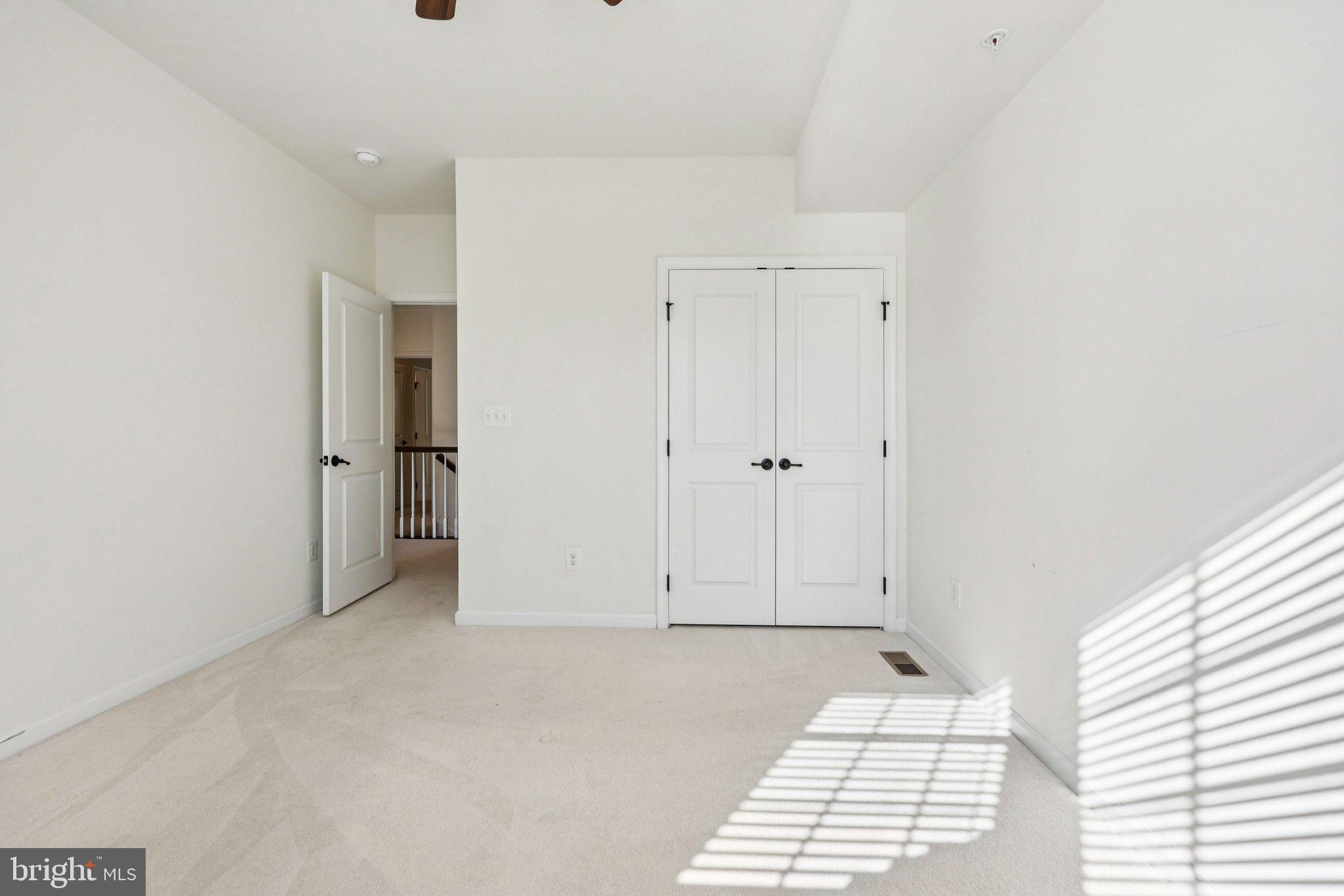 VIRGINIA MANOR - Residential