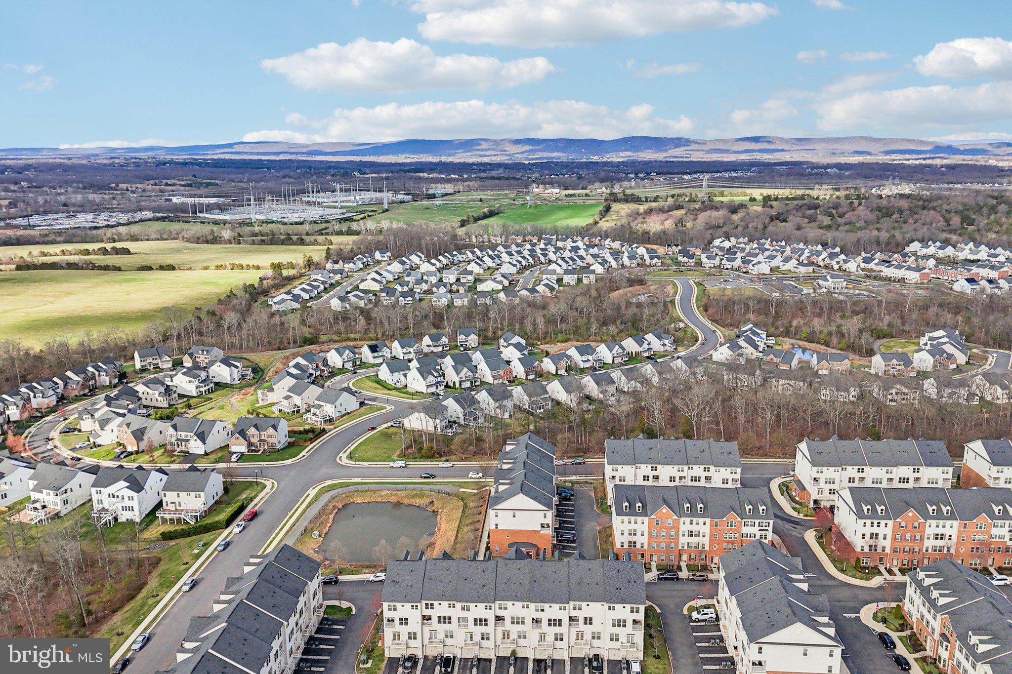 VIRGINIA MANOR - Residential