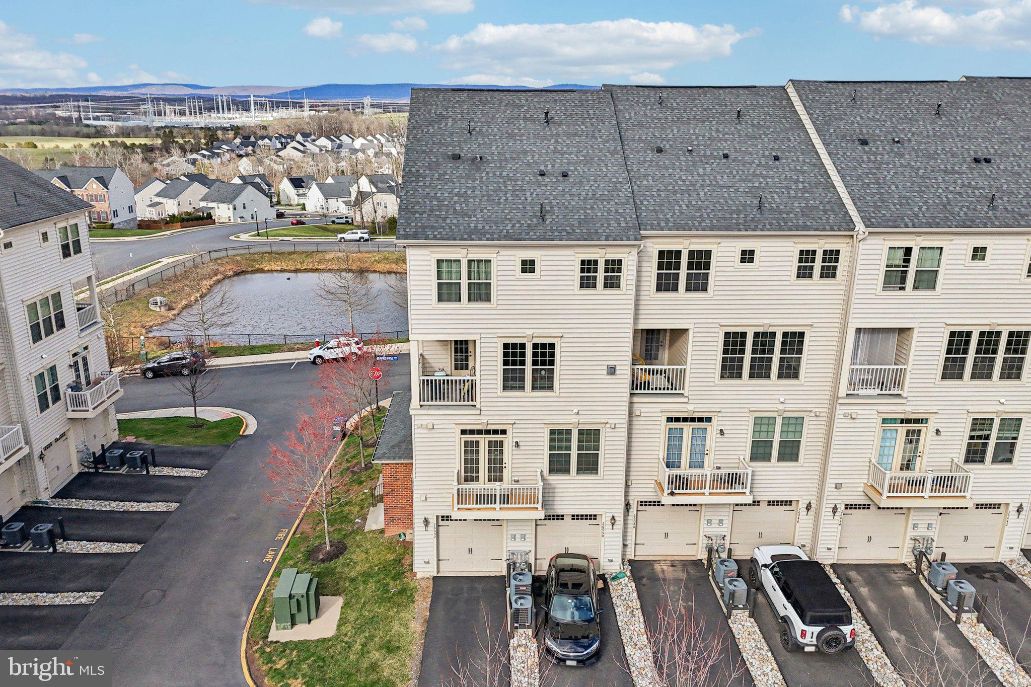 VIRGINIA MANOR - Residential