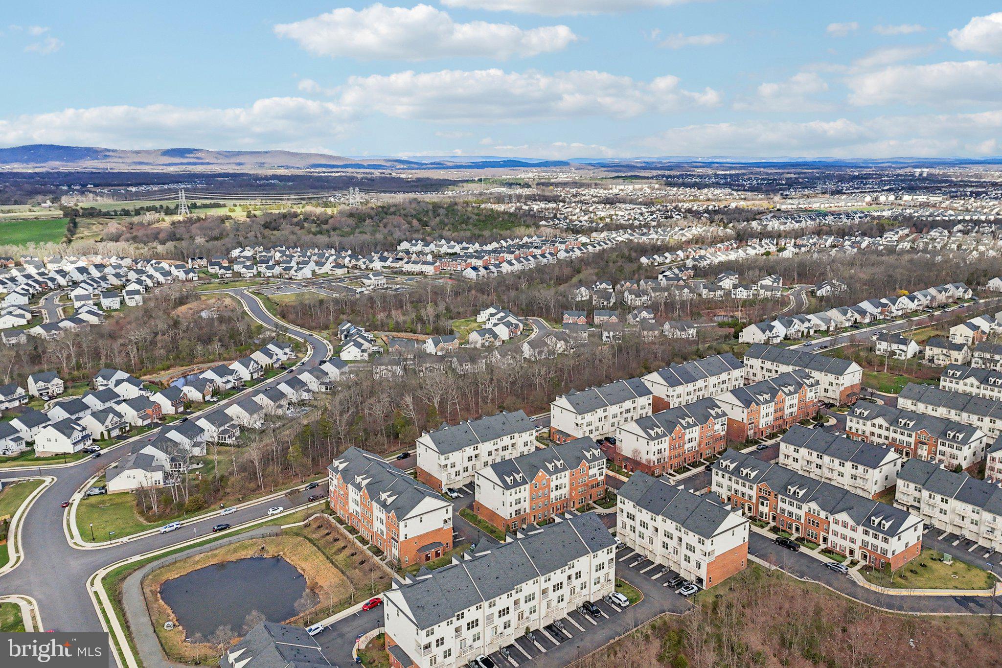 VIRGINIA MANOR - Residential