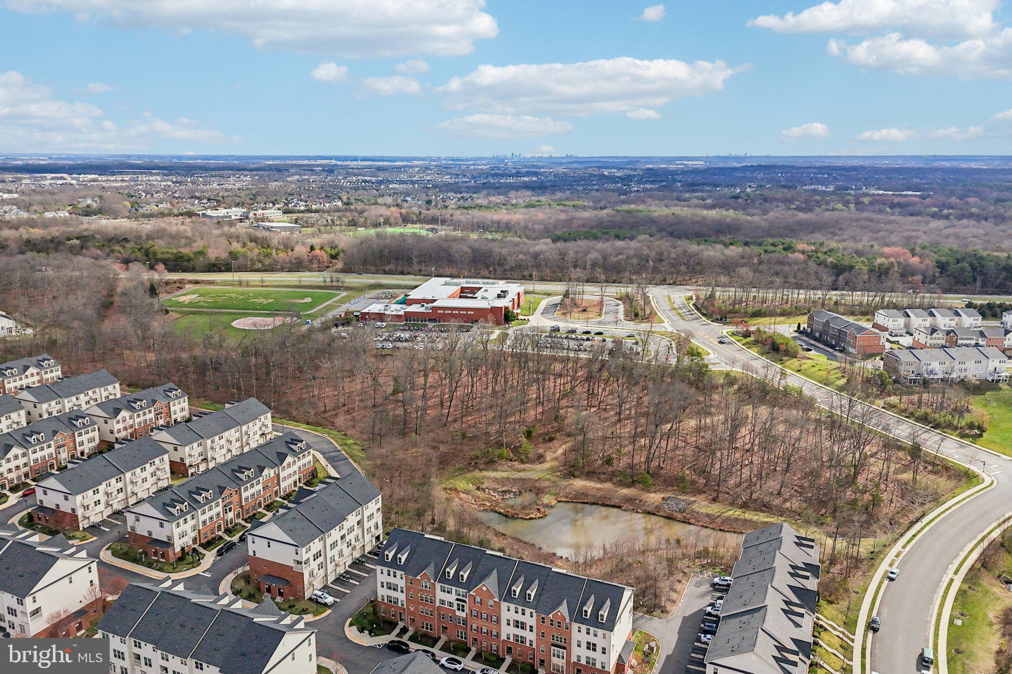 VIRGINIA MANOR - Residential