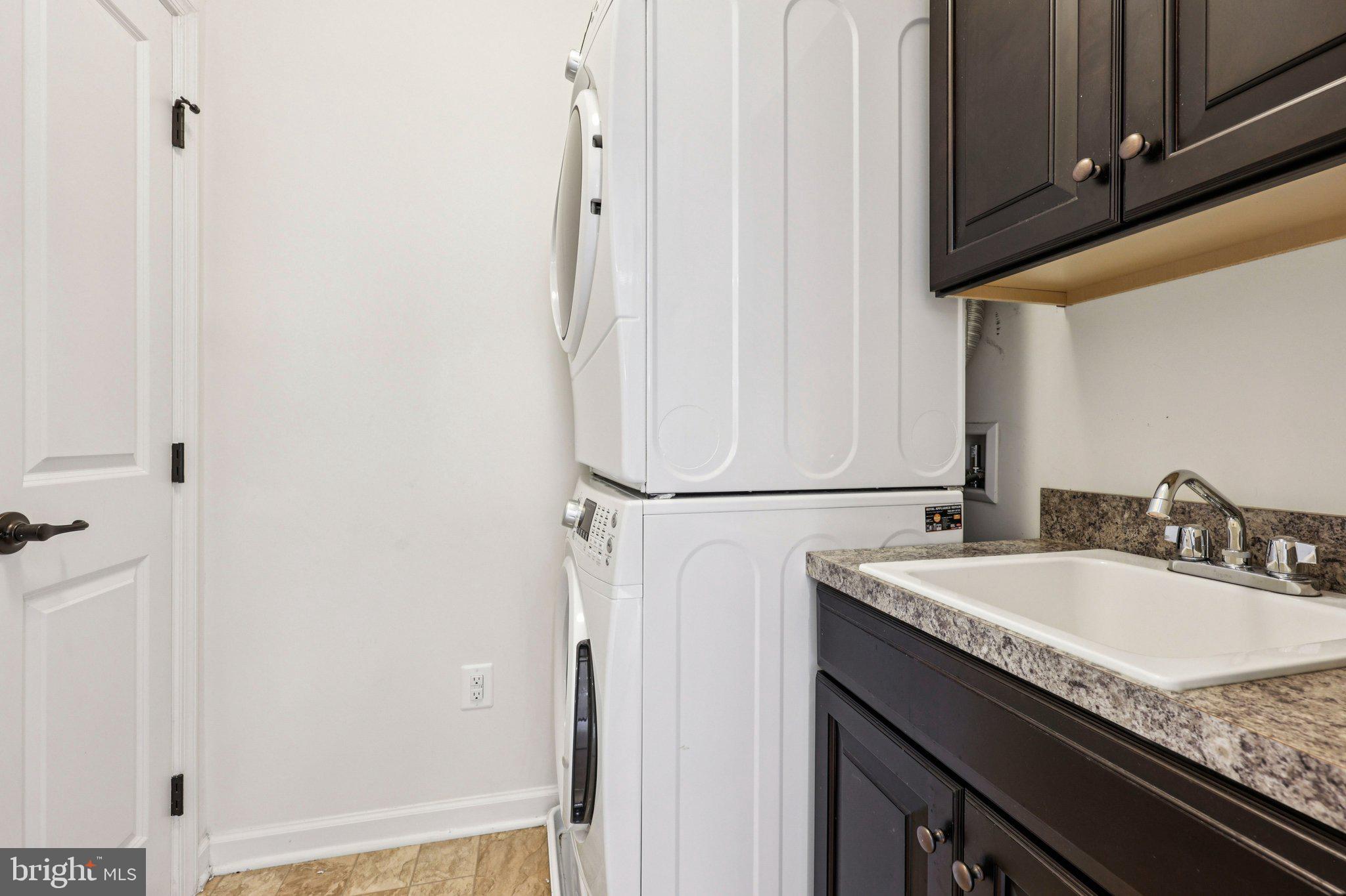 VIRGINIA MANOR - Residential