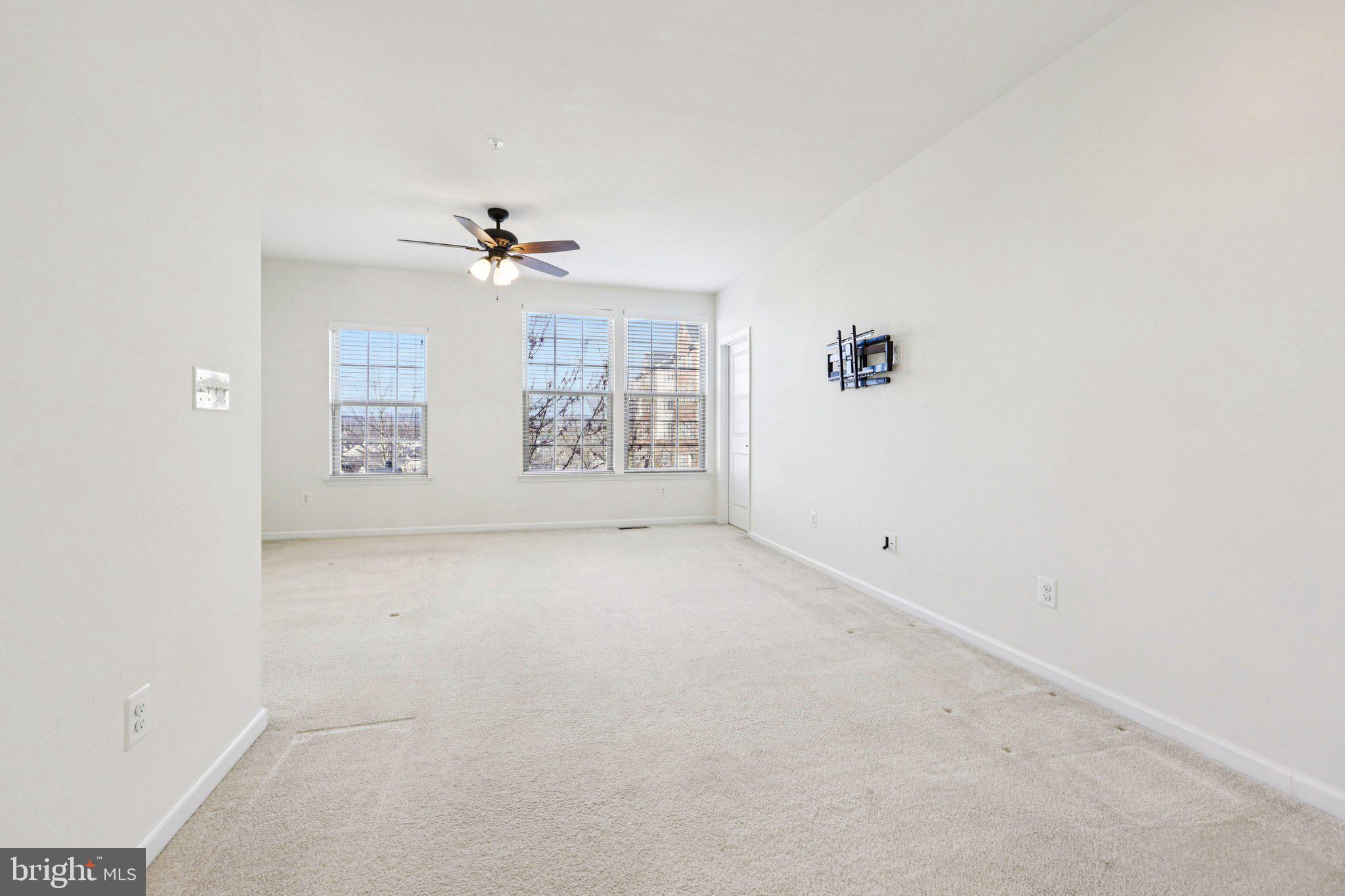 VIRGINIA MANOR - Residential