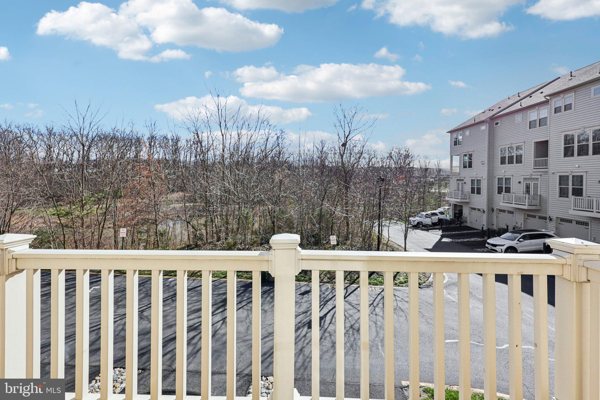 VIRGINIA MANOR - Residential