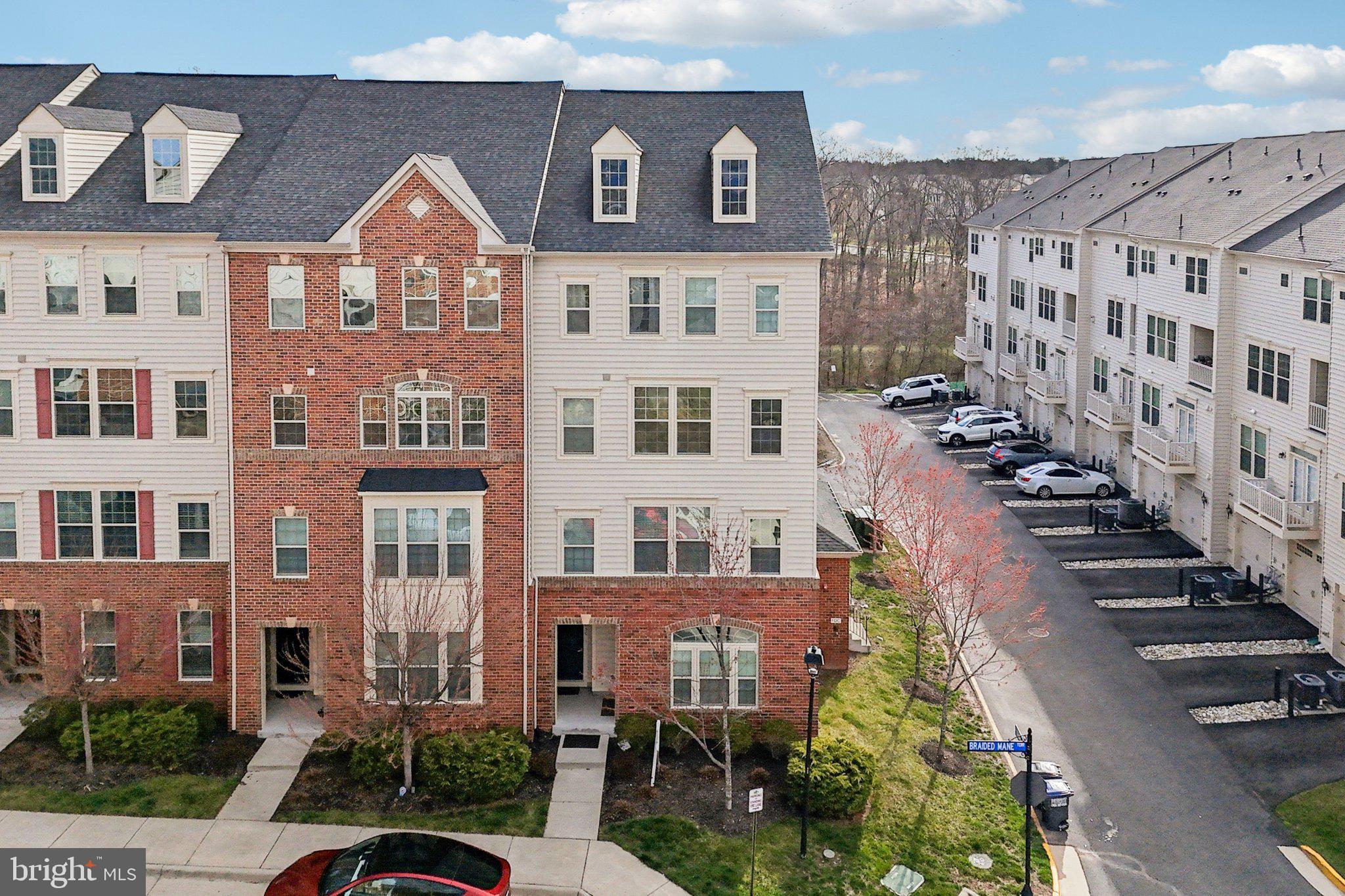 VIRGINIA MANOR - Residential