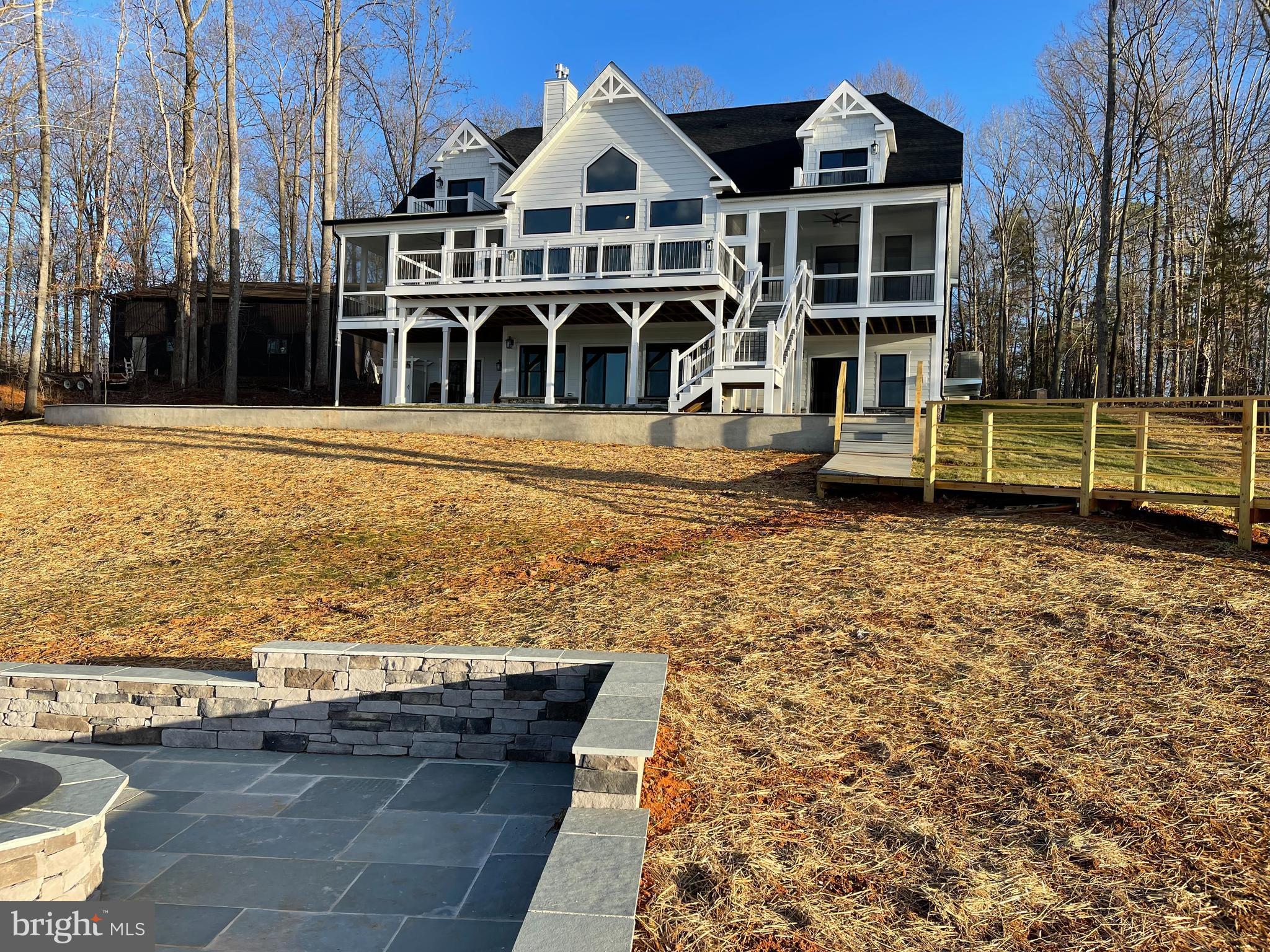 ROCK ISLAND LANDING - Residential