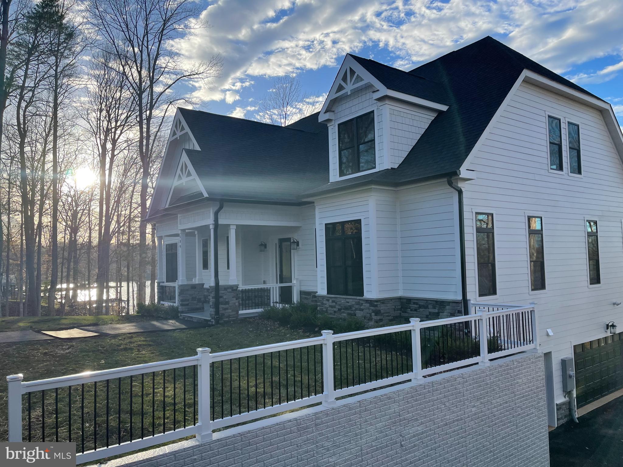 ROCK ISLAND LANDING - Residential