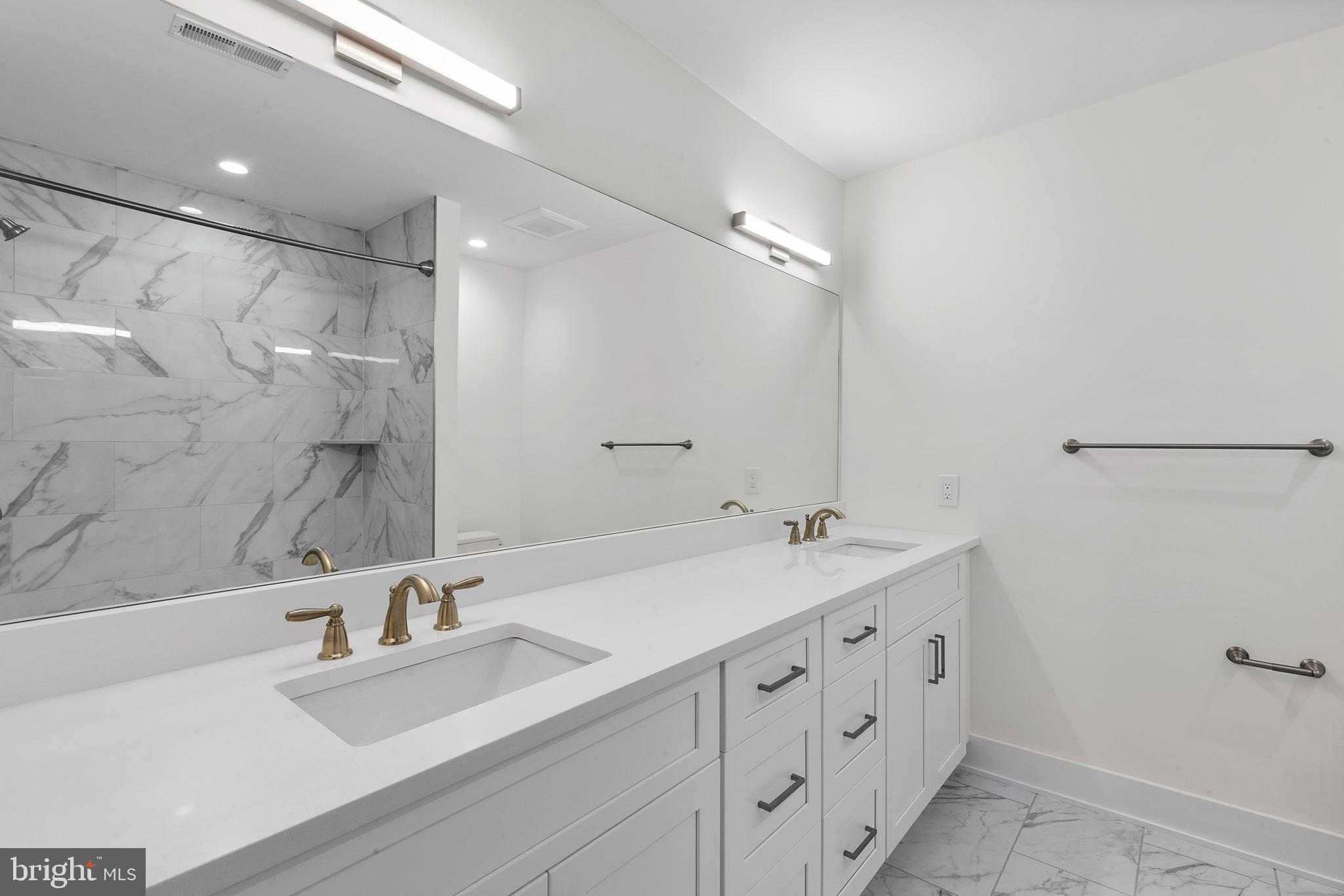 FITLER SQUARE - Residential Lease