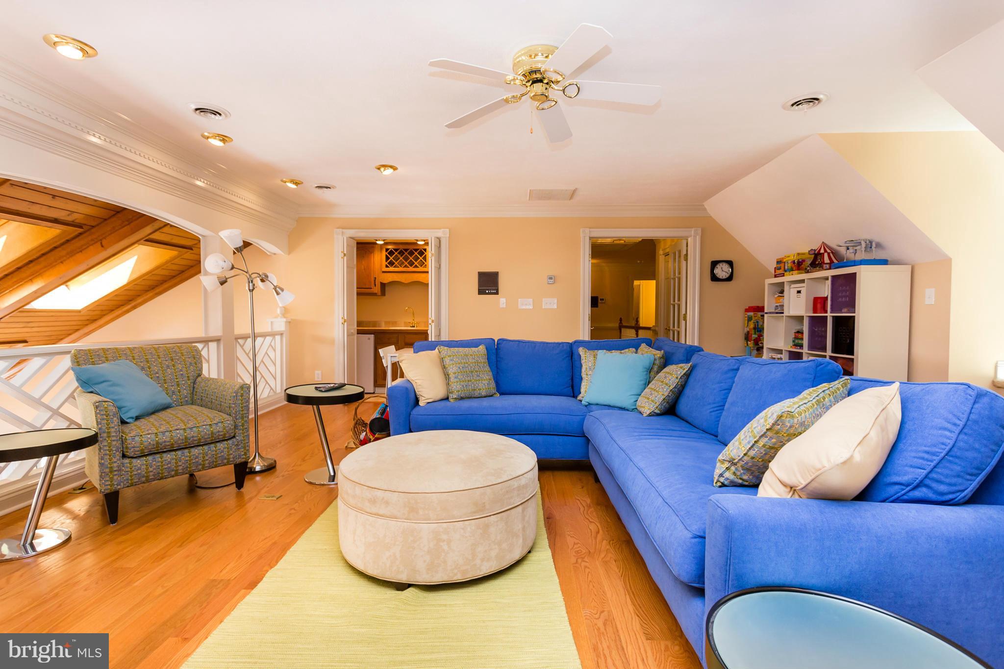 BLOOMSBURY - Residential