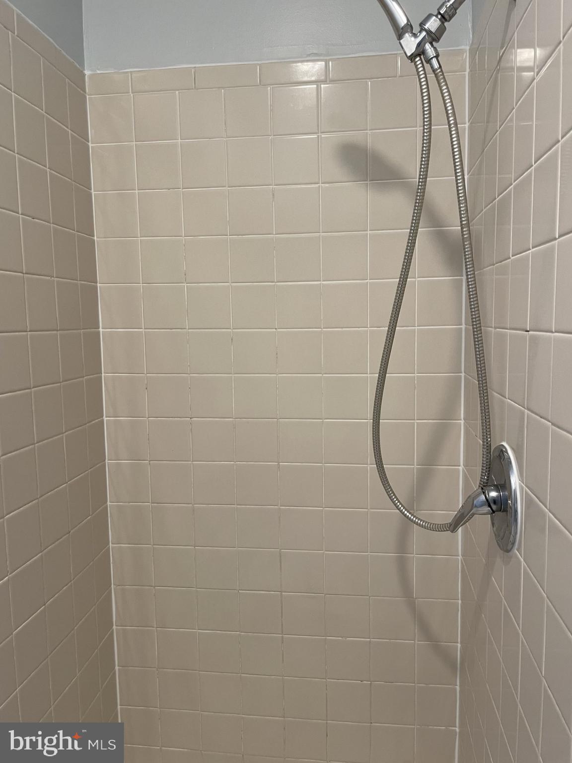 WAVERLY VILLAGE - Residential Lease