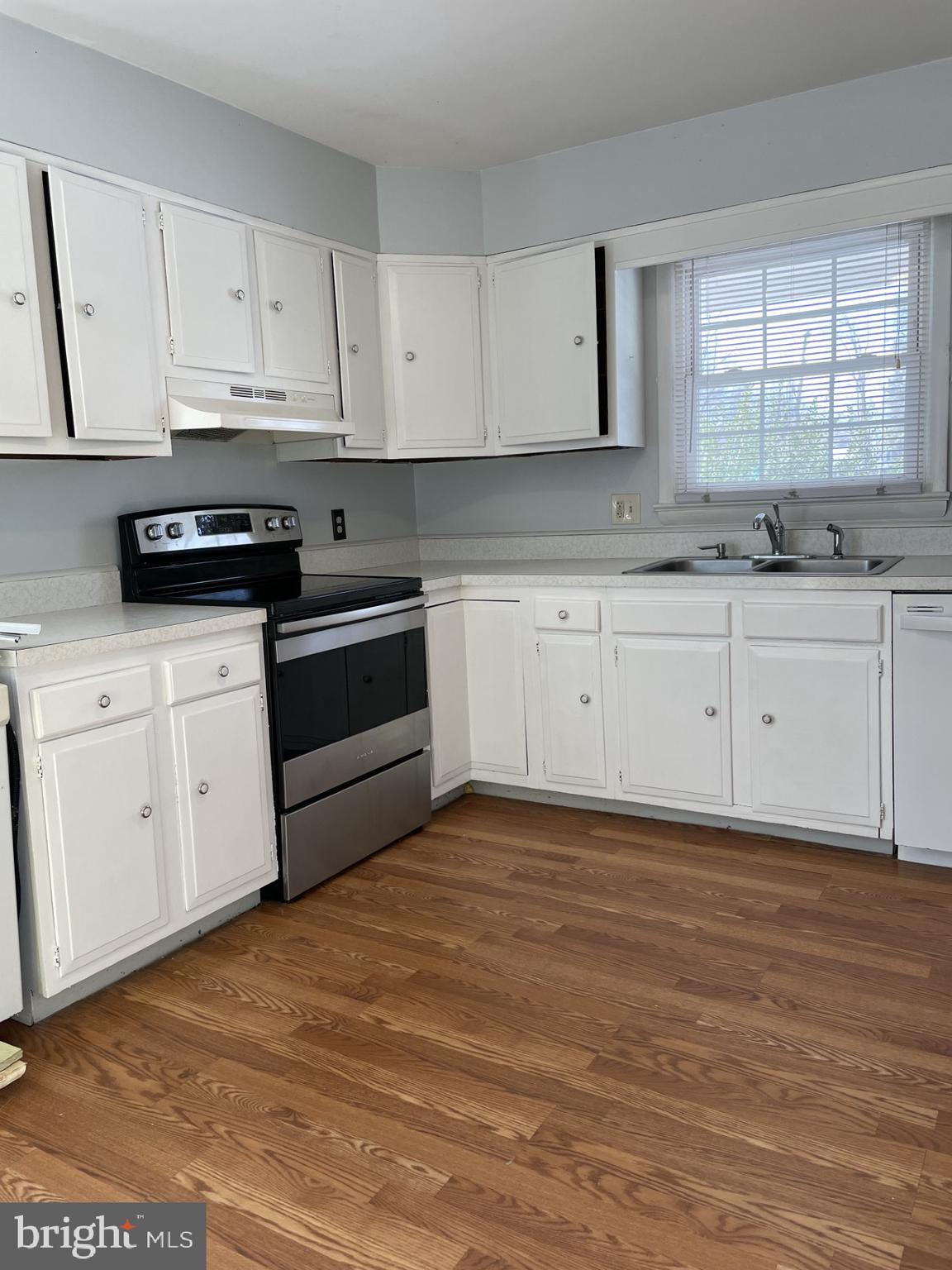 WAVERLY VILLAGE - Residential Lease